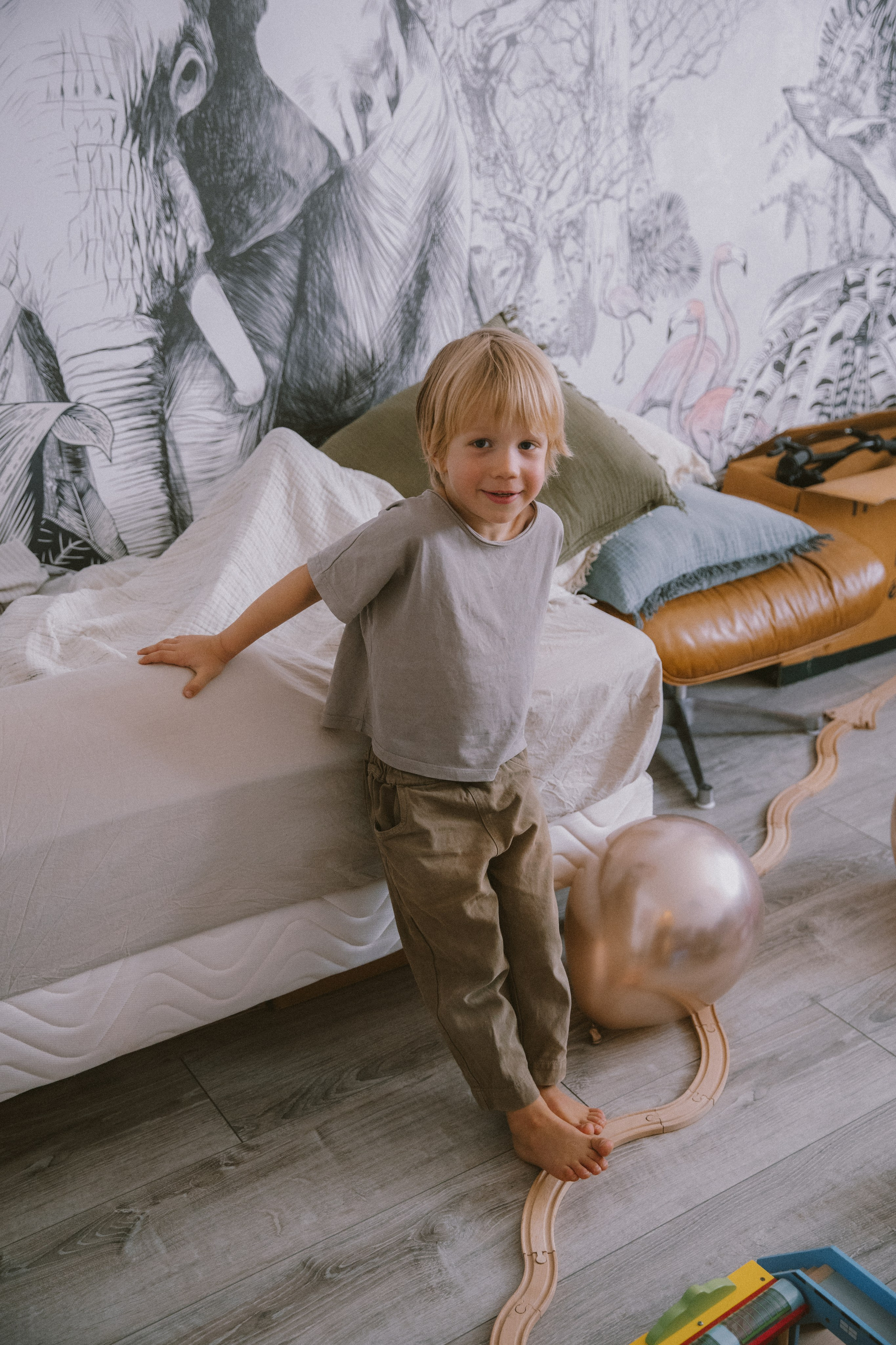 Family At Home Photoshoot in Paris | Natural Lifestyle Photography. Paris Wedding Photographer