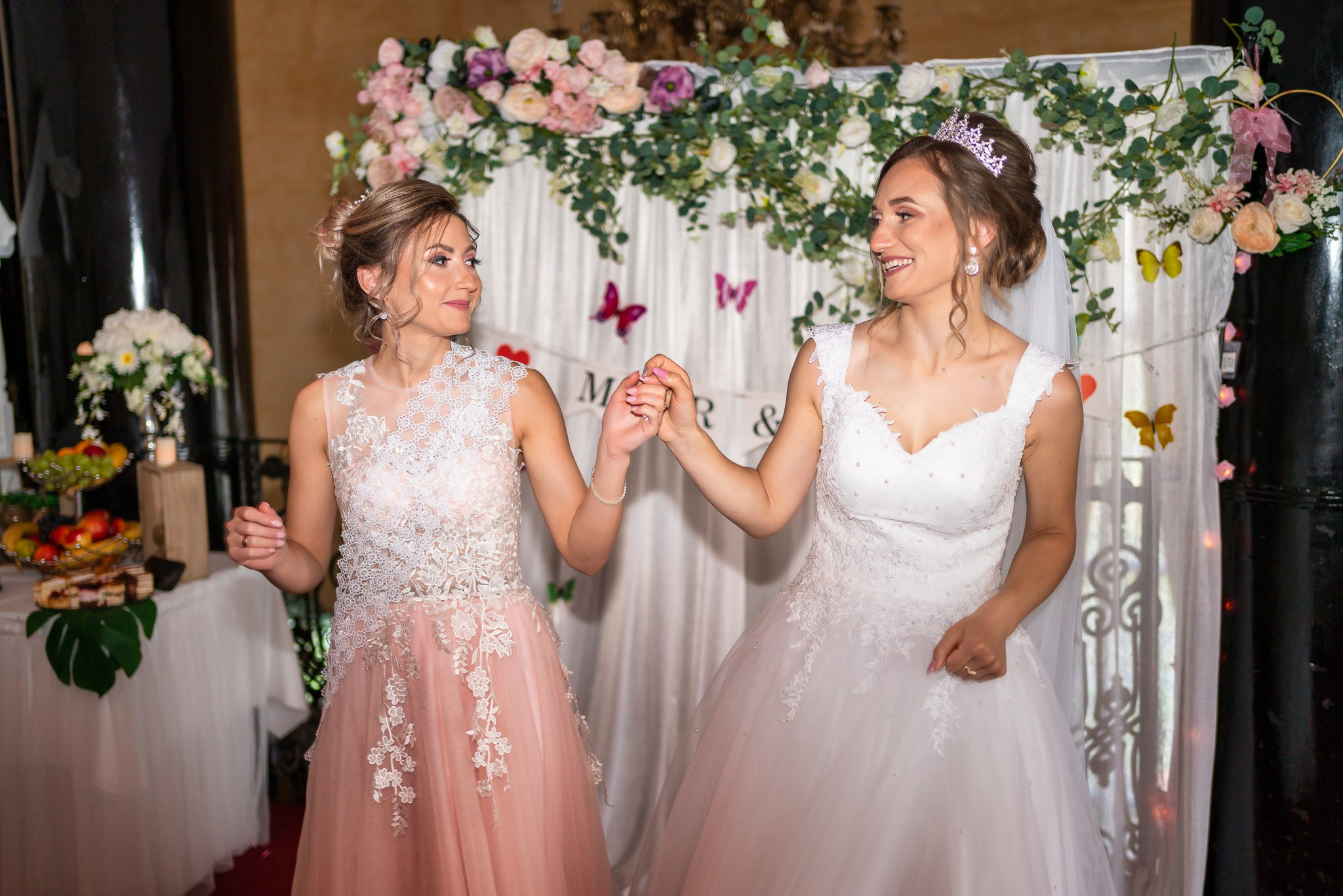 Book a wedding photographer and videographer in London. Wedding photographer in United Kingdom