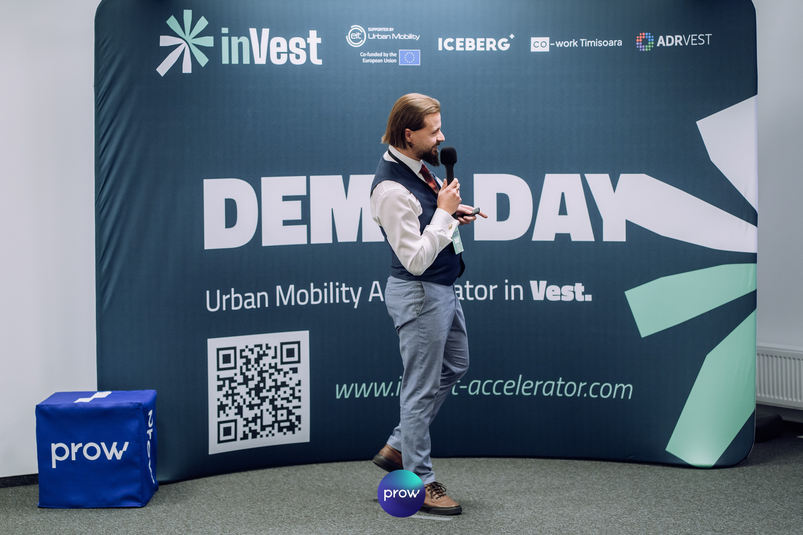 InVest DemoDay @ Cowork. Cozac Cristian Photographer