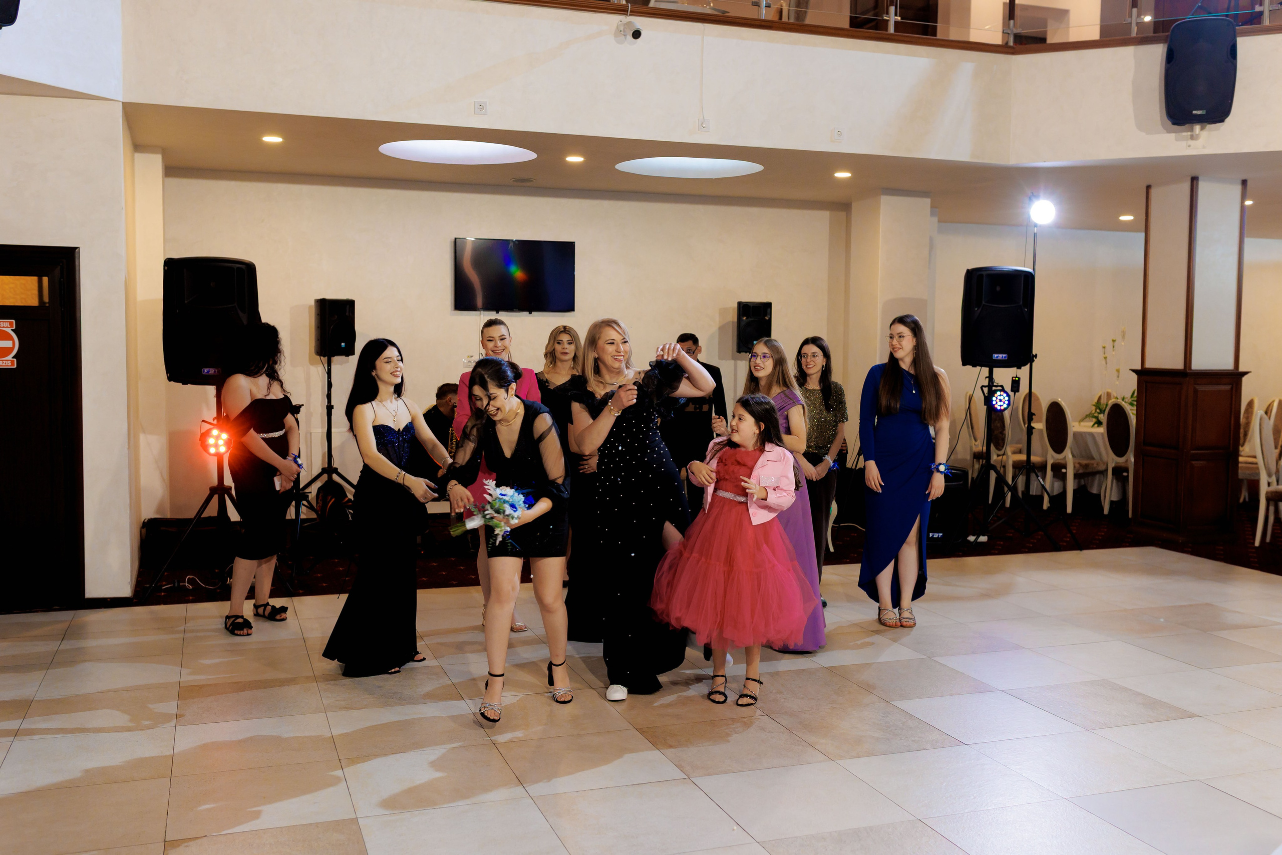Loredana & Emilian – Ziua Nunții | Videografie - fotografie Botez Suceava, Iași, Botoșani. Servicii foto-video profesionale, pentru momente de neuitat