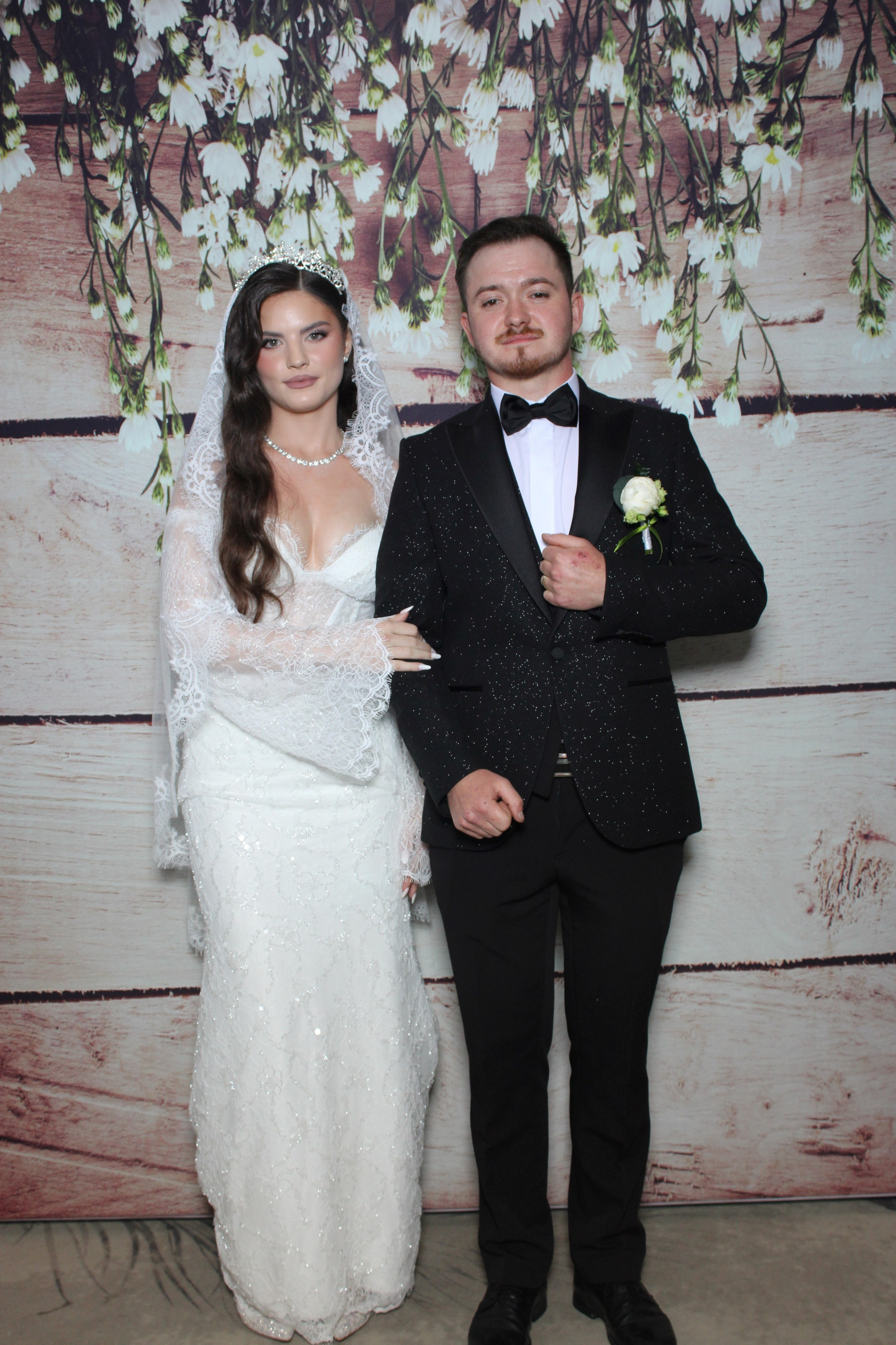 Nunta Denisa & Daniel – Zâmbete și distracție cu Oglinda Amintirilor Suceava