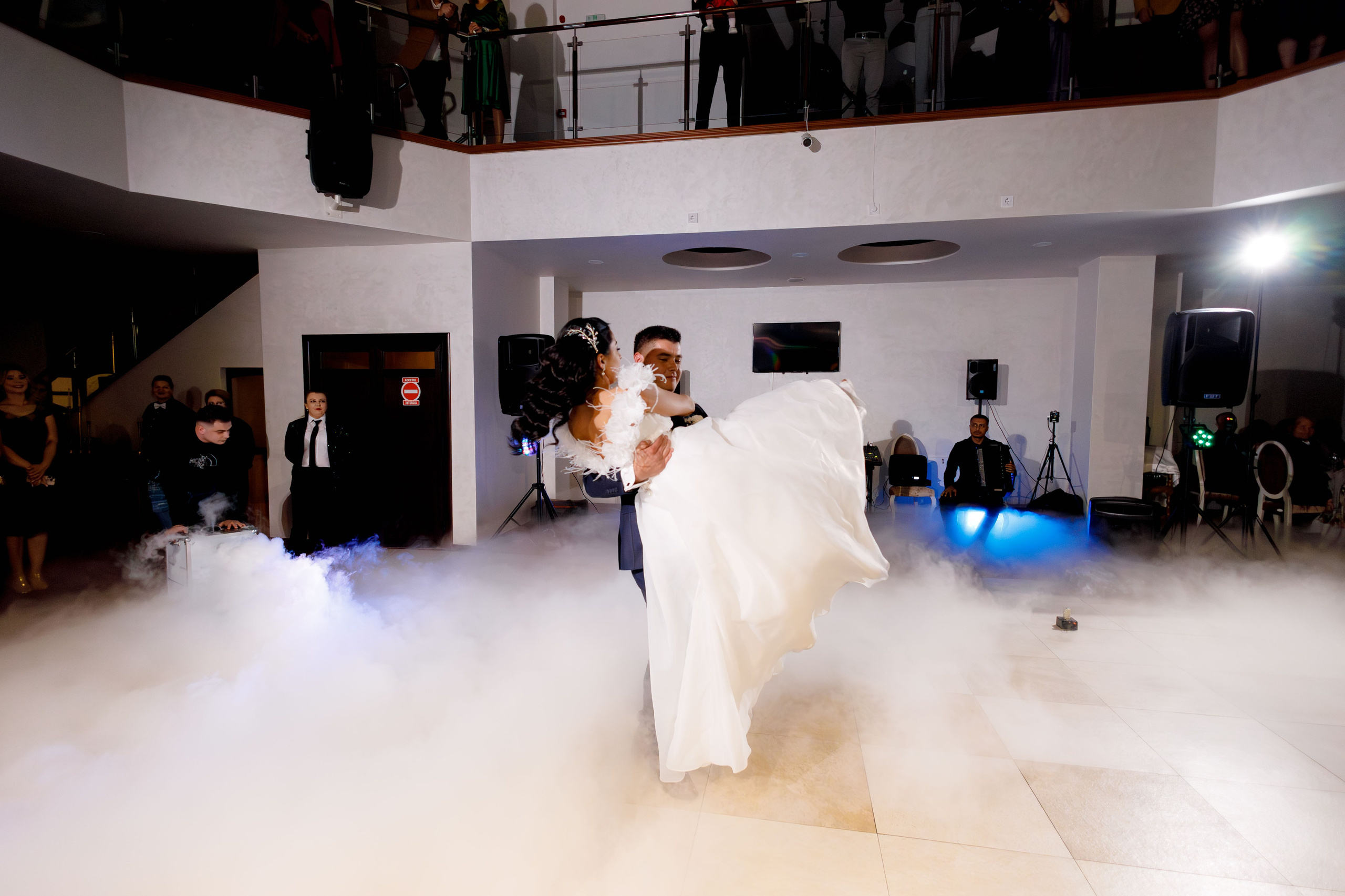 Loredana & Emilian – Ziua Nunții | Videografie - fotografie Botez Suceava, Iași, Botoșani. Servicii foto-video profesionale, pentru momente de neuitat