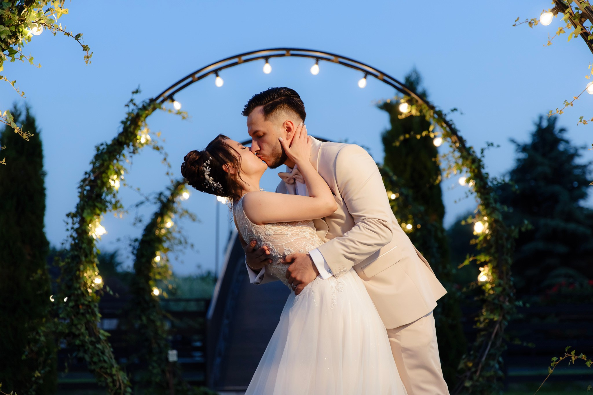 Ioana & Ionuț | Nuntă de poveste la Păstrăvăria Poiana din Mălini județul Suceava. Servicii foto-video profesionale, pentru momente de neuitat