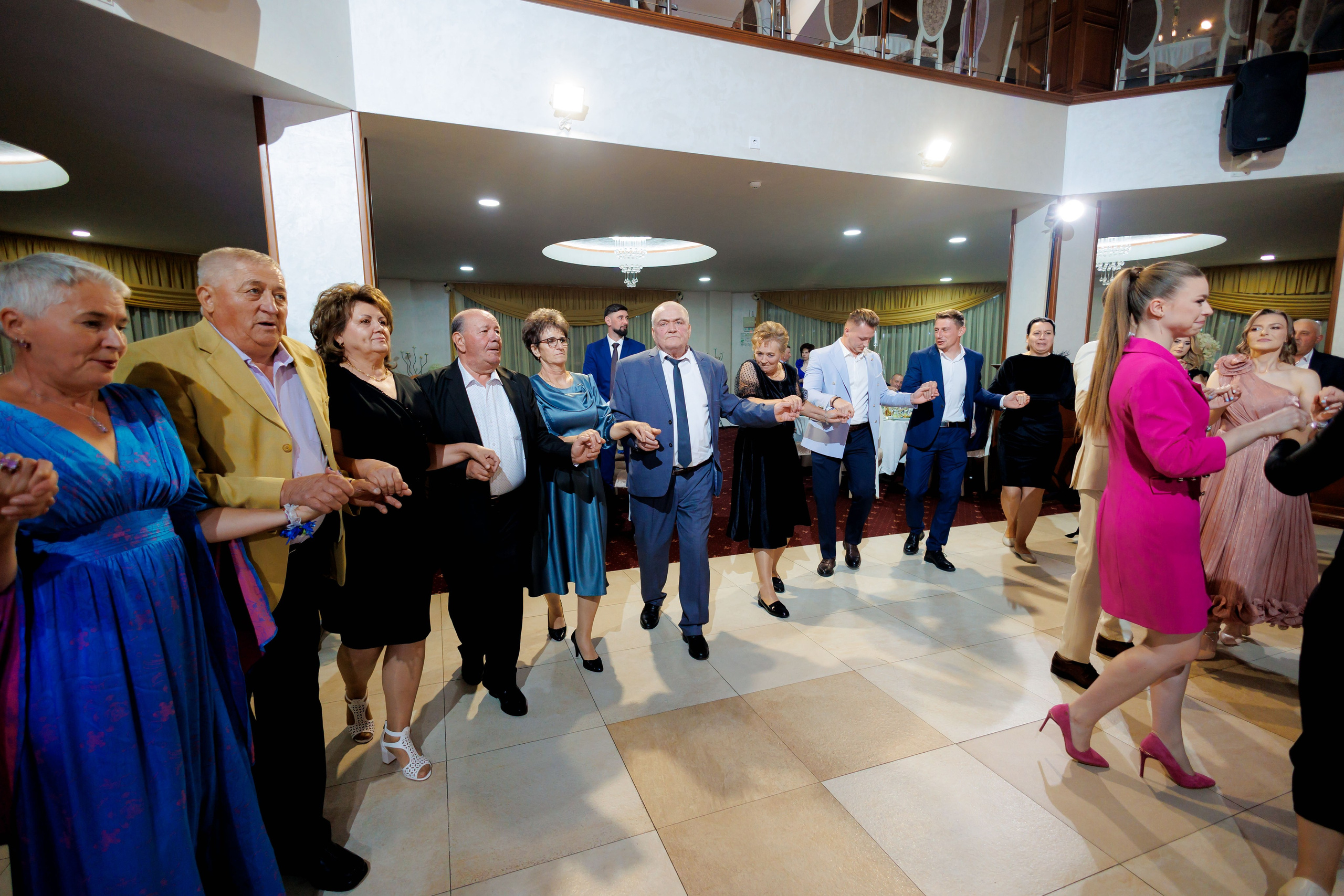 Loredana & Emilian – Ziua Nunții | Videografie - fotografie Botez Suceava, Iași, Botoșani. Servicii foto-video profesionale, pentru momente de neuitat