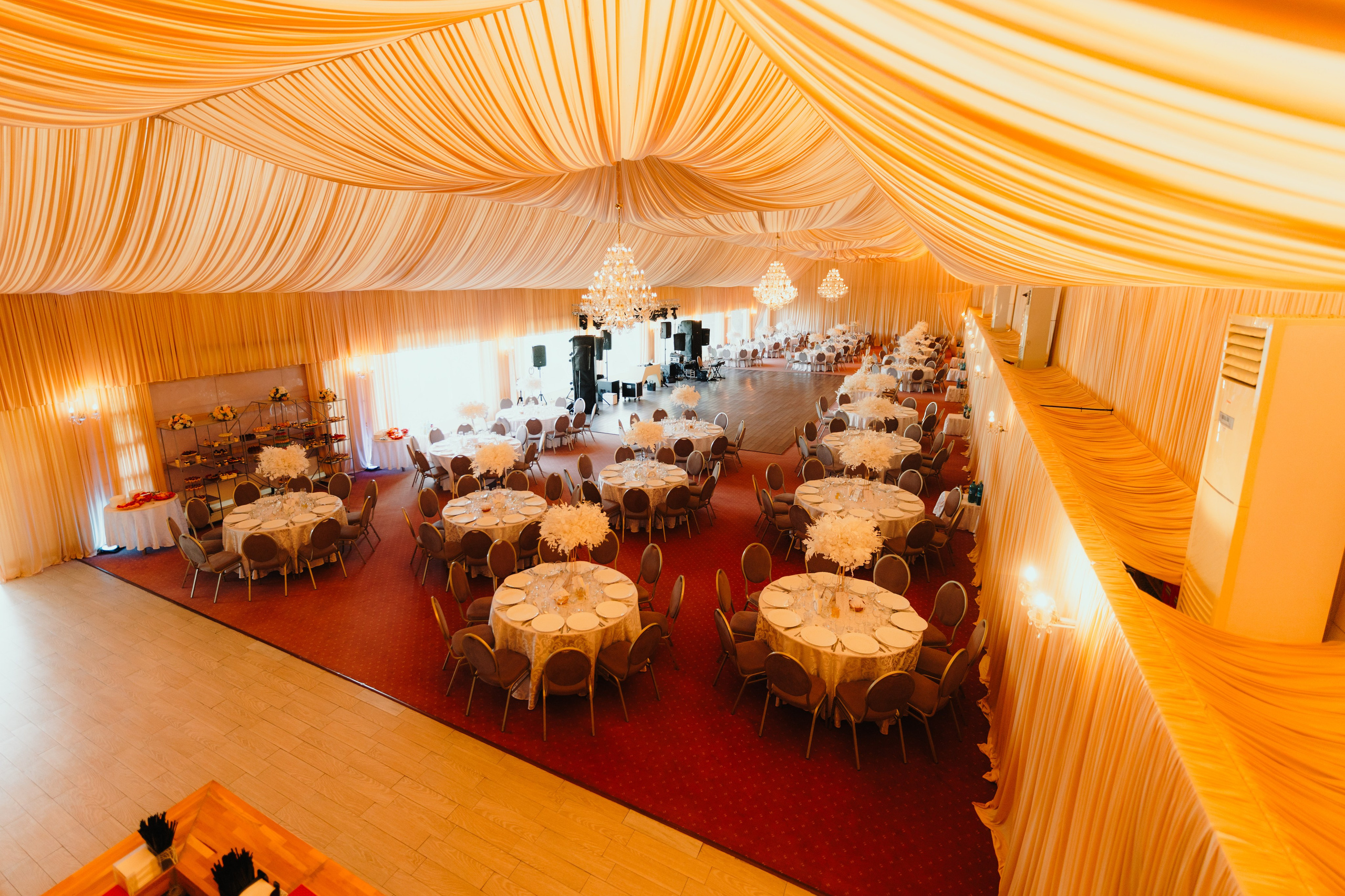 Interioare și Spații - Foto