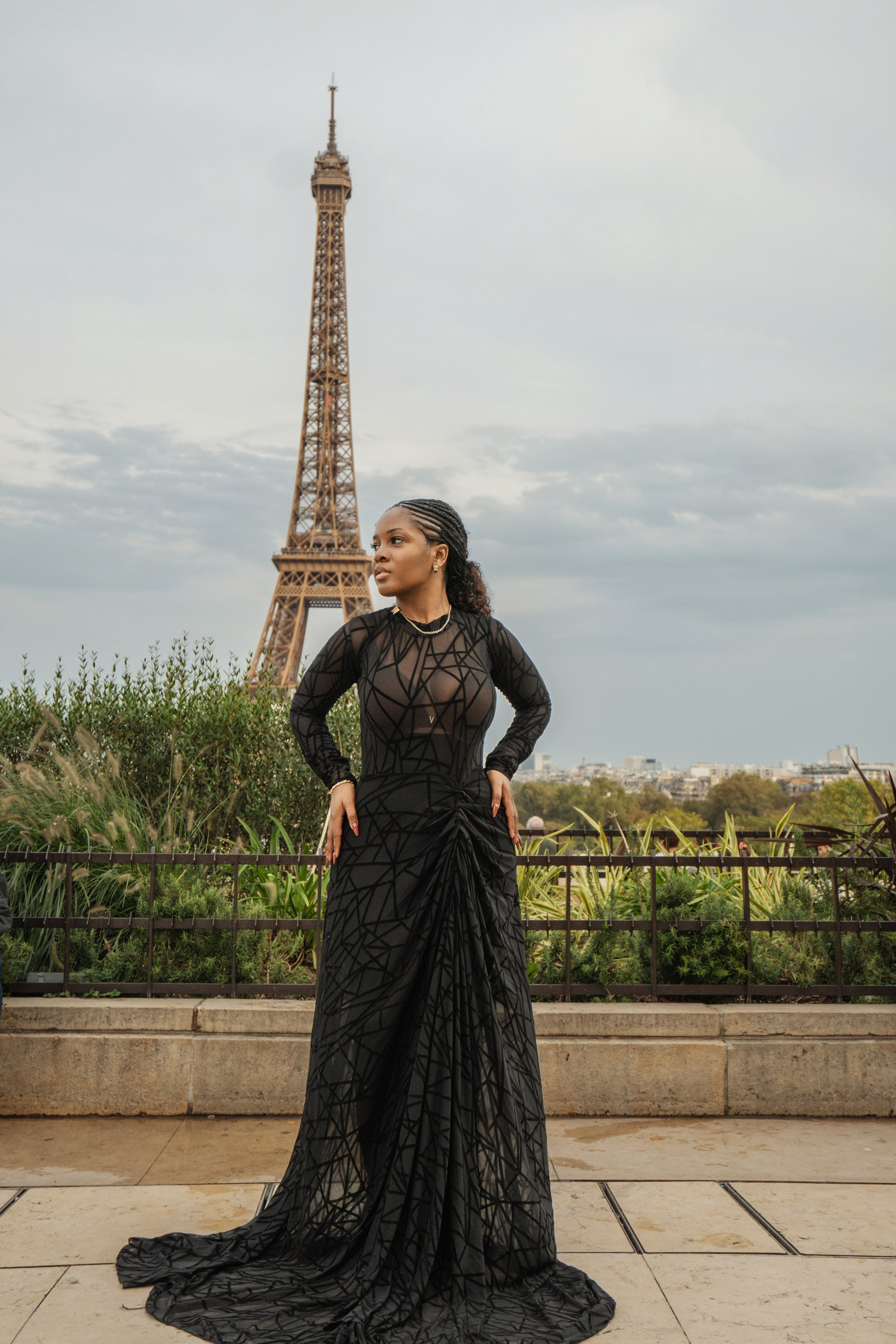 Juanita (1 hour). Photographer in Paris|Solo and groups, portraits & content, couples photo-shoot in Paris at the best locations