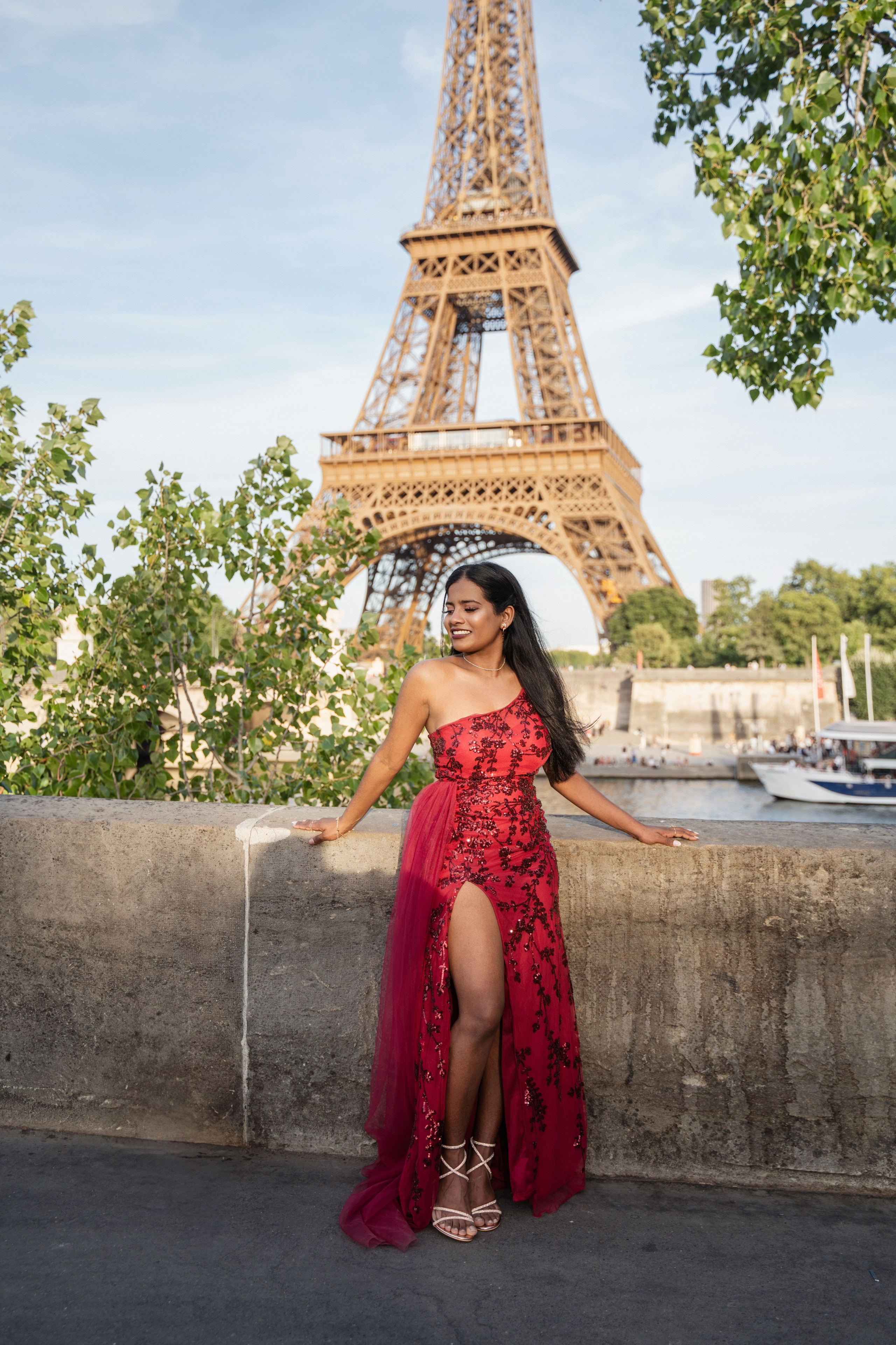 Richa (1 hour). Photographer in Paris|Solo and groups, portraits & content, couples photo-shoot in Paris at the best locations