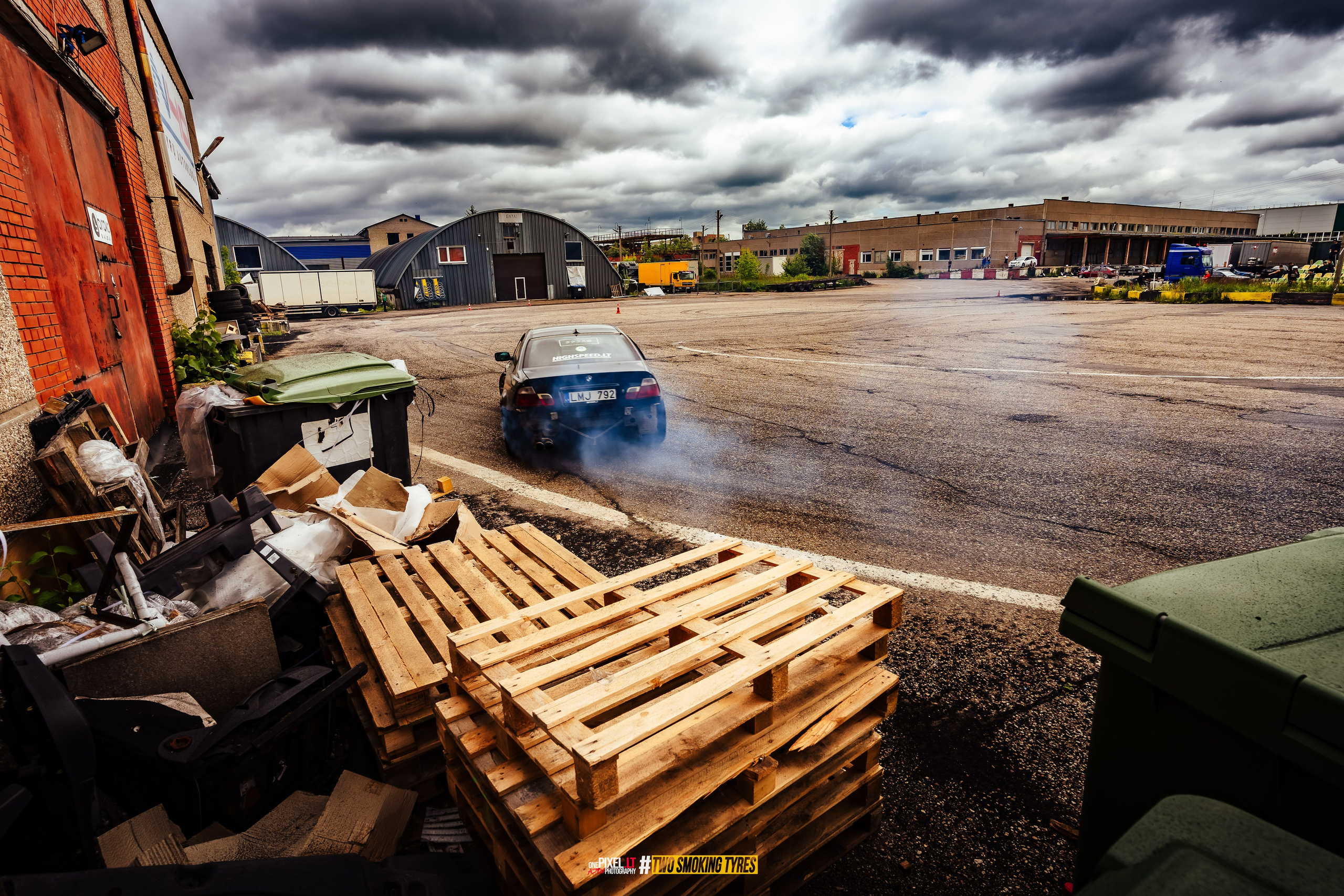 Side to Side #DRIFTDAY. OnePIXEL