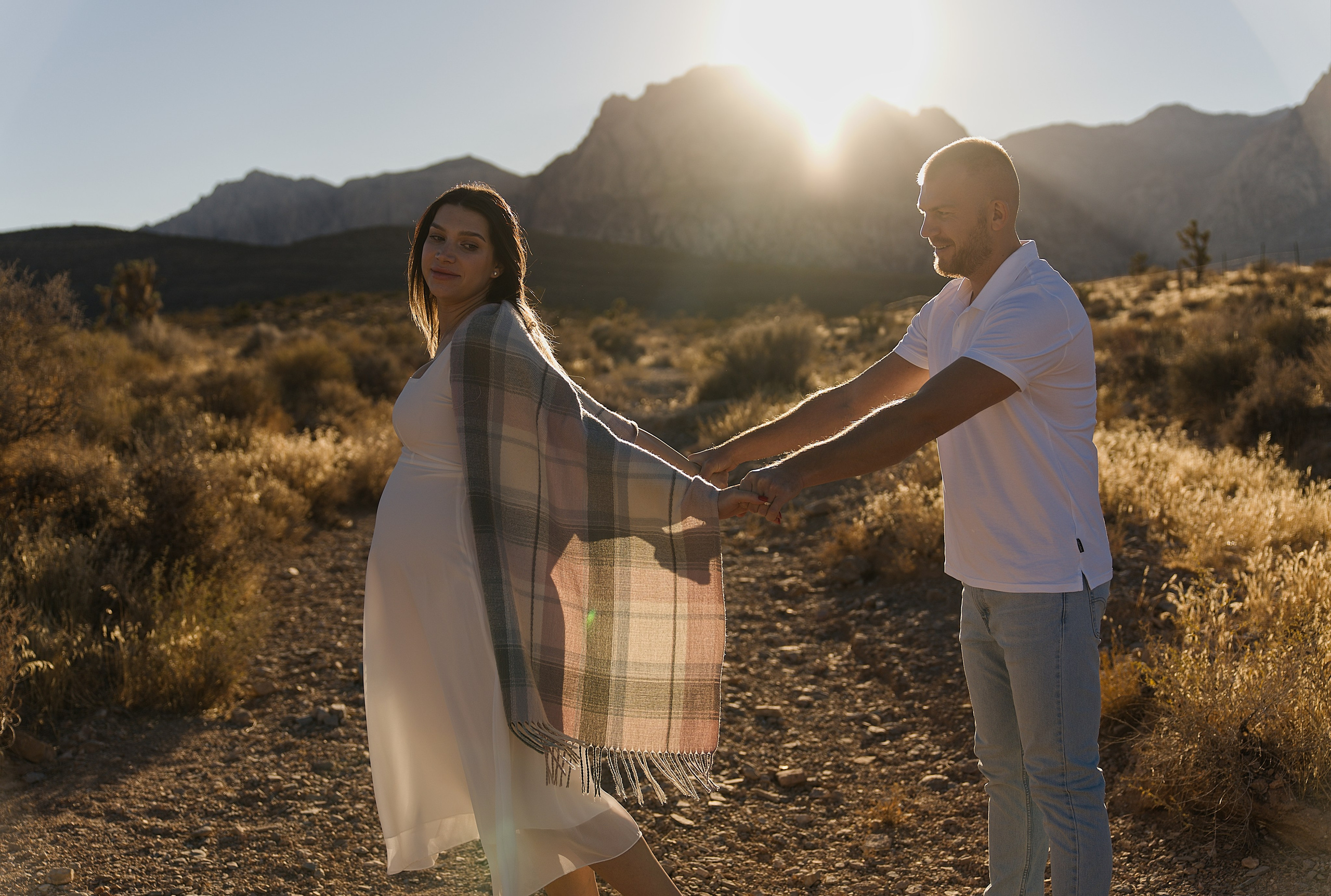 Anya&Andrey. Pregnancy. Wedding & elopement photographer Viktoriya Kravtsov. Las Vegas