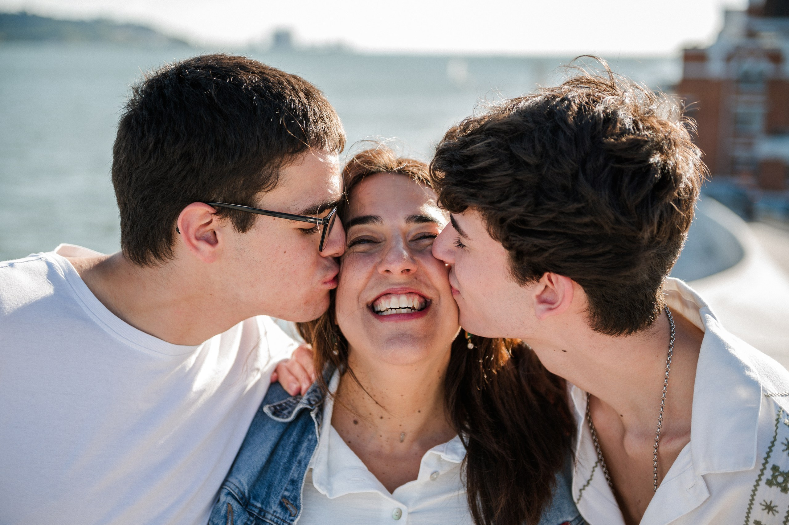 family photo session in Lisbon, MAAT