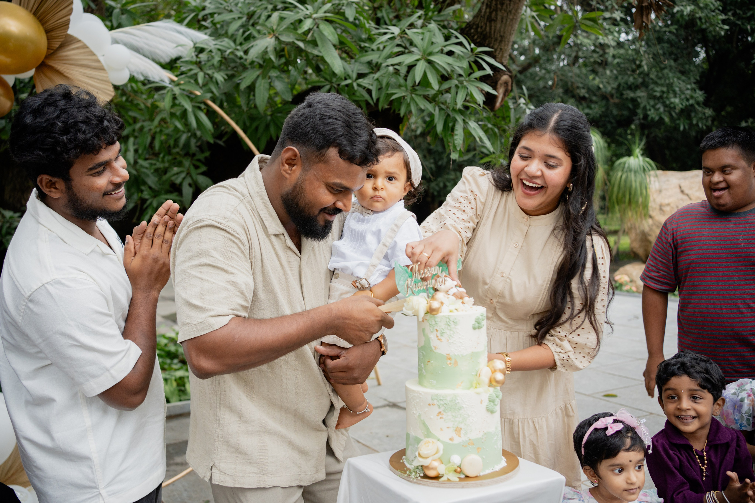 Theesan Raavanan. Menu