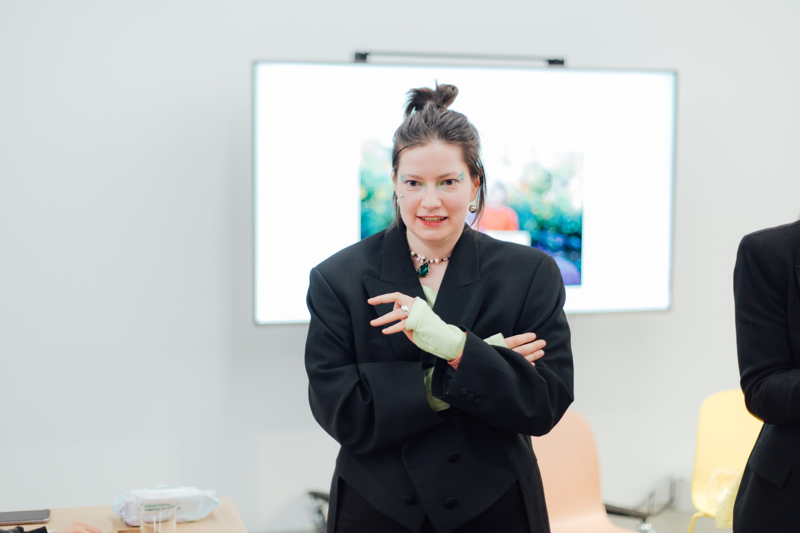 Зачем художники делают это. Alina Kugush