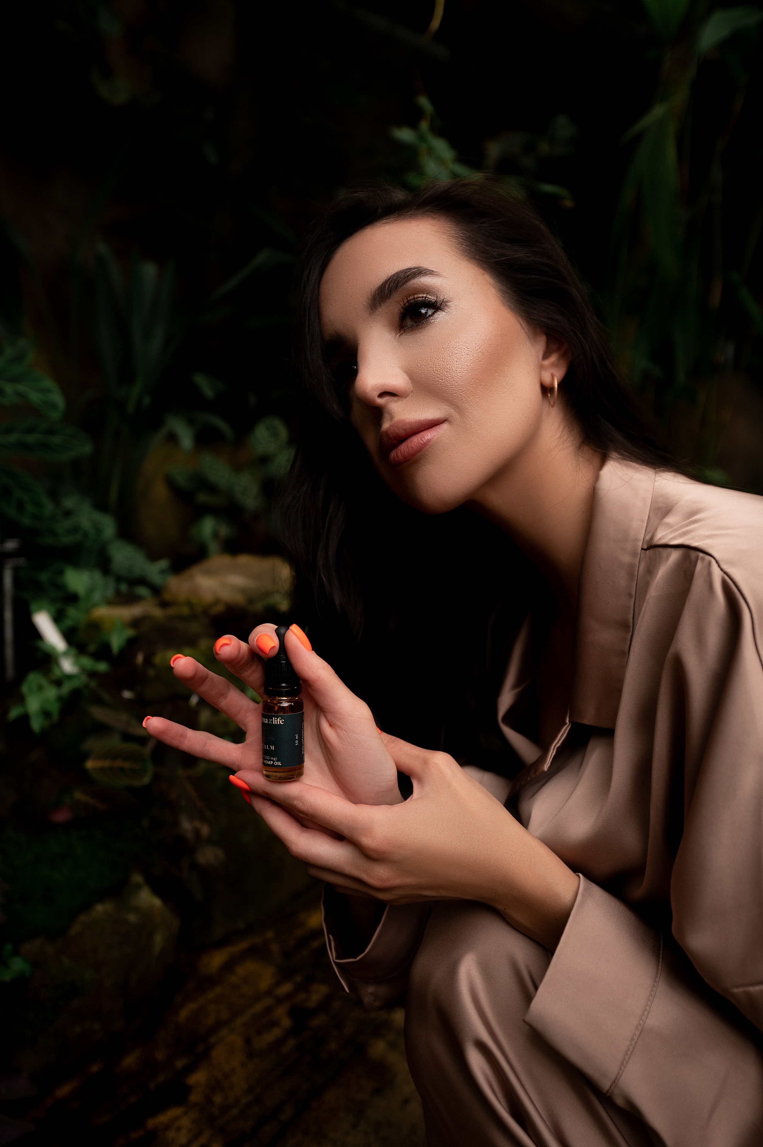 CannaXlife CBD products. ANNA-MARIA PHOTO CONTENT CREATOR — фотограф, эстет, художник и визуальный эксперт в Instagram, работающий в Праге