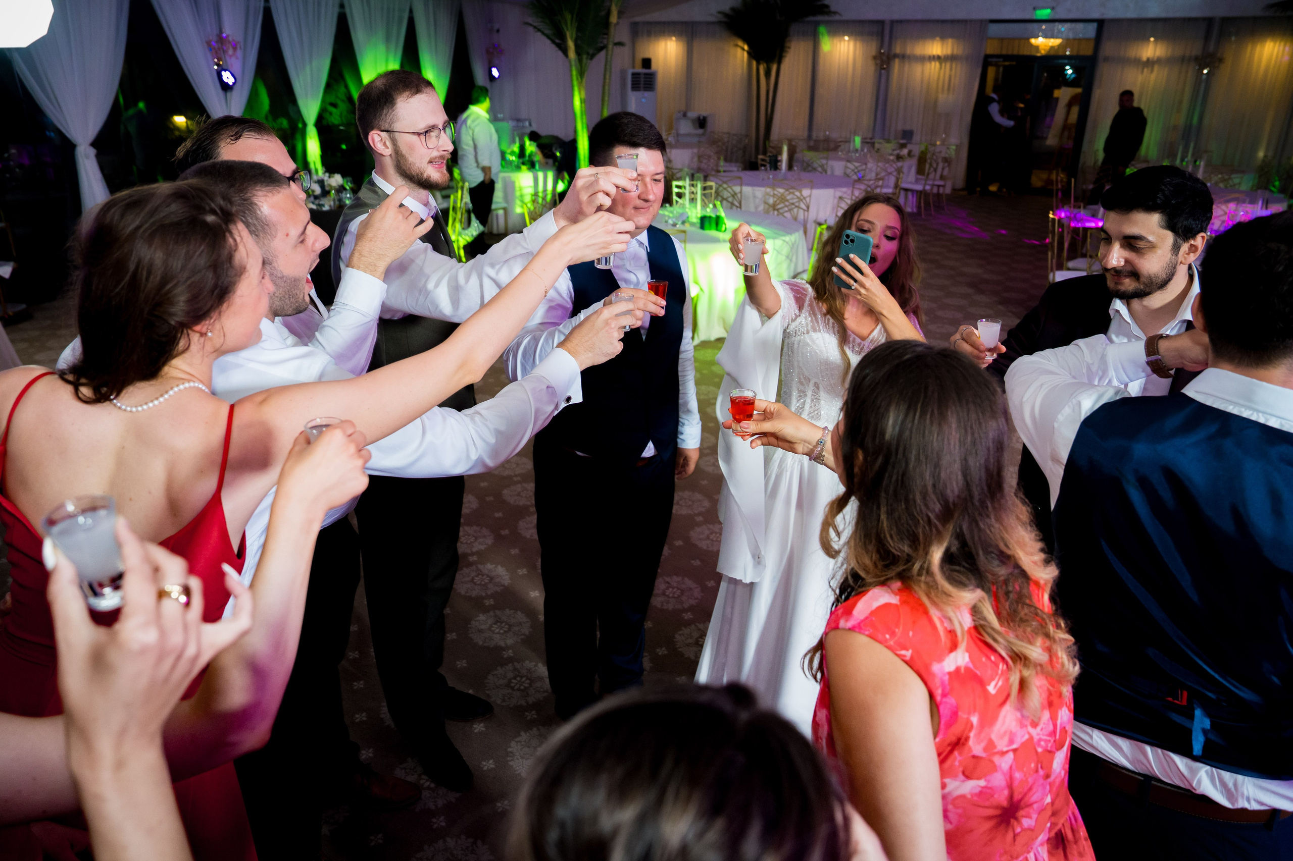 PARTY. Gabriel Florea — Fotograf nuntă București