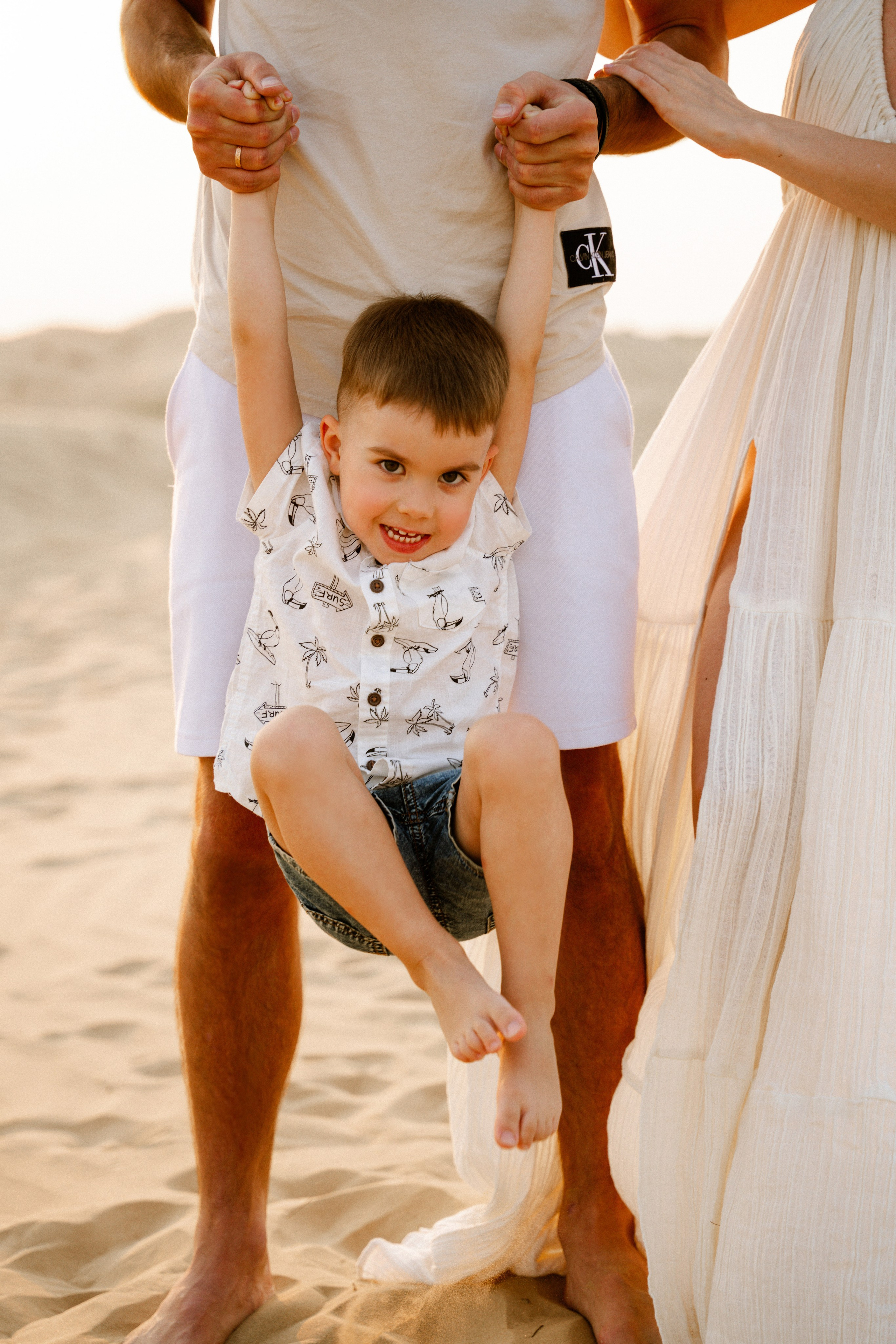 Desert play and fun. Angela Iakovleva — Family Photographer in Dubai