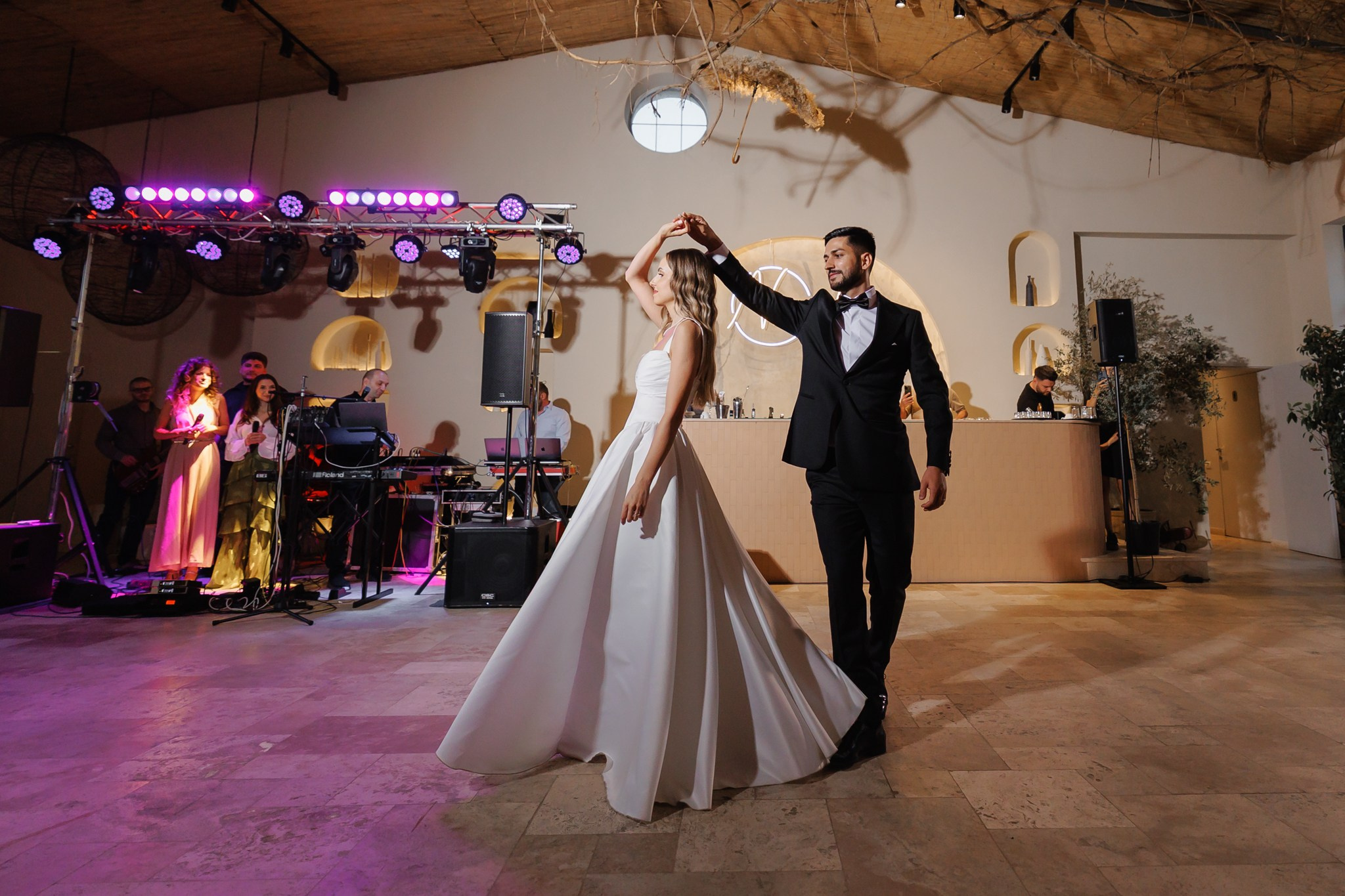 Mihaela si Nicolae - Nunta in locatie in aer liber la Nouvelle Events. Fotograf nunta Bucuresti - Manu Ivanciu | Fotograf botez