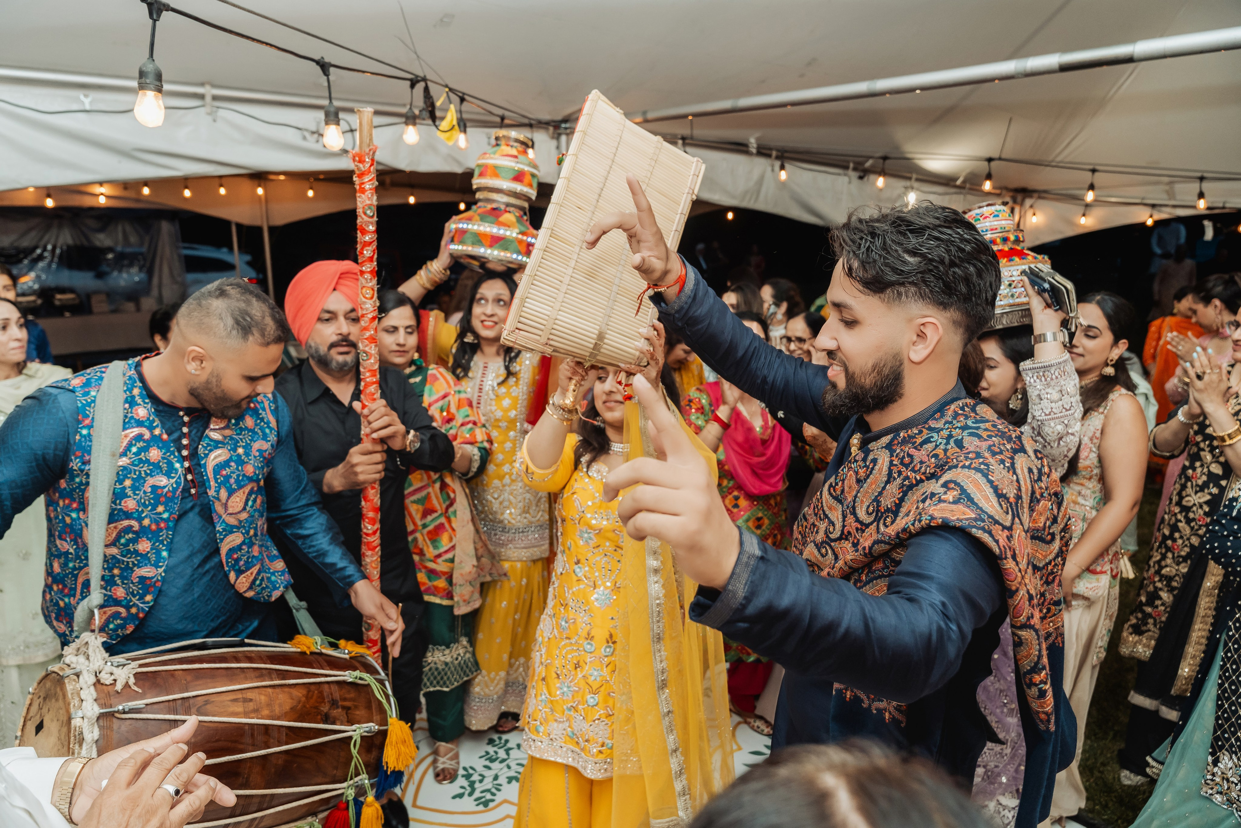 Gurchain & Tegvir. Wedding Photographer & Cinematographer studios