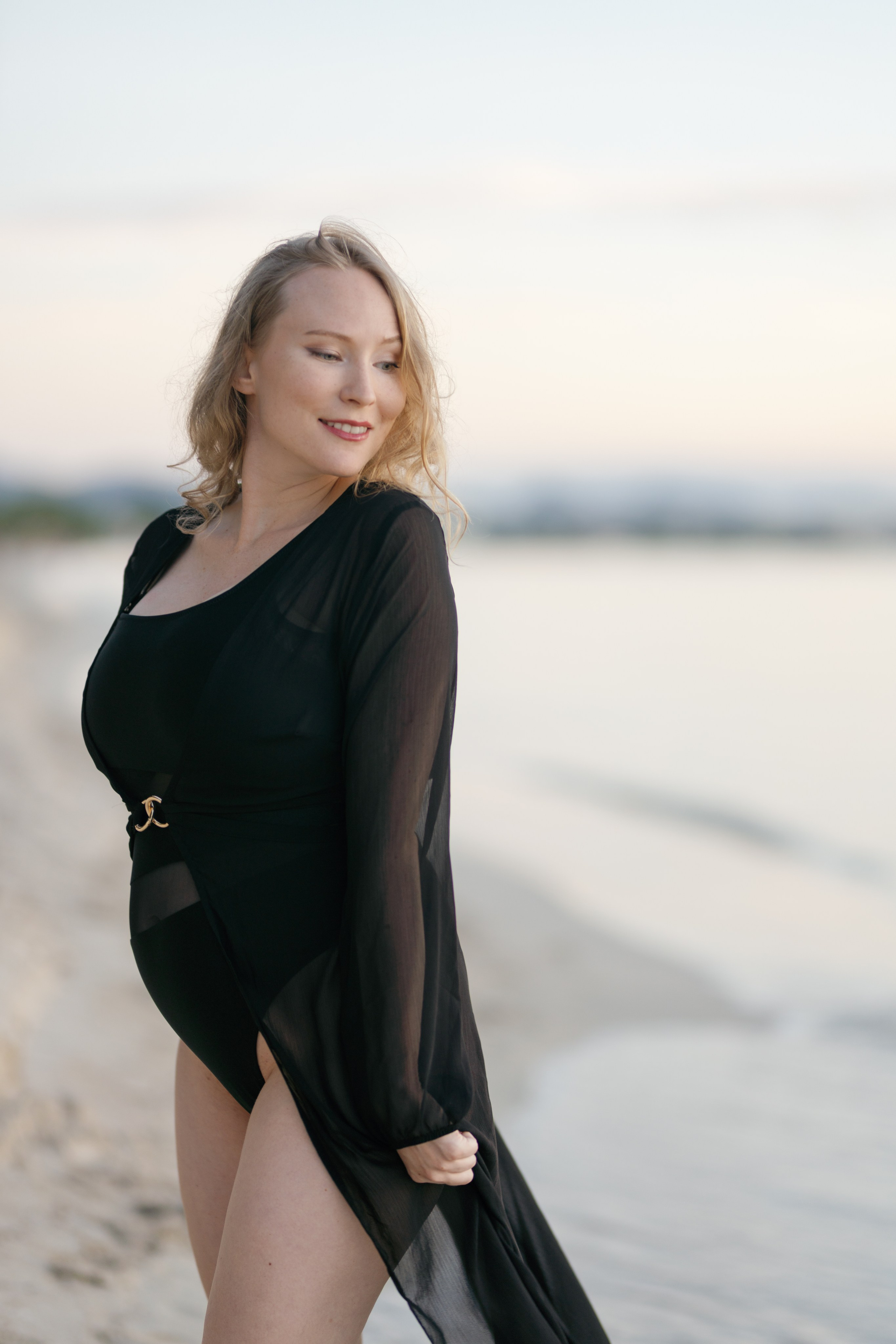 Maternity Photoshoot Mallorca Beach. Photographer in Mallorca