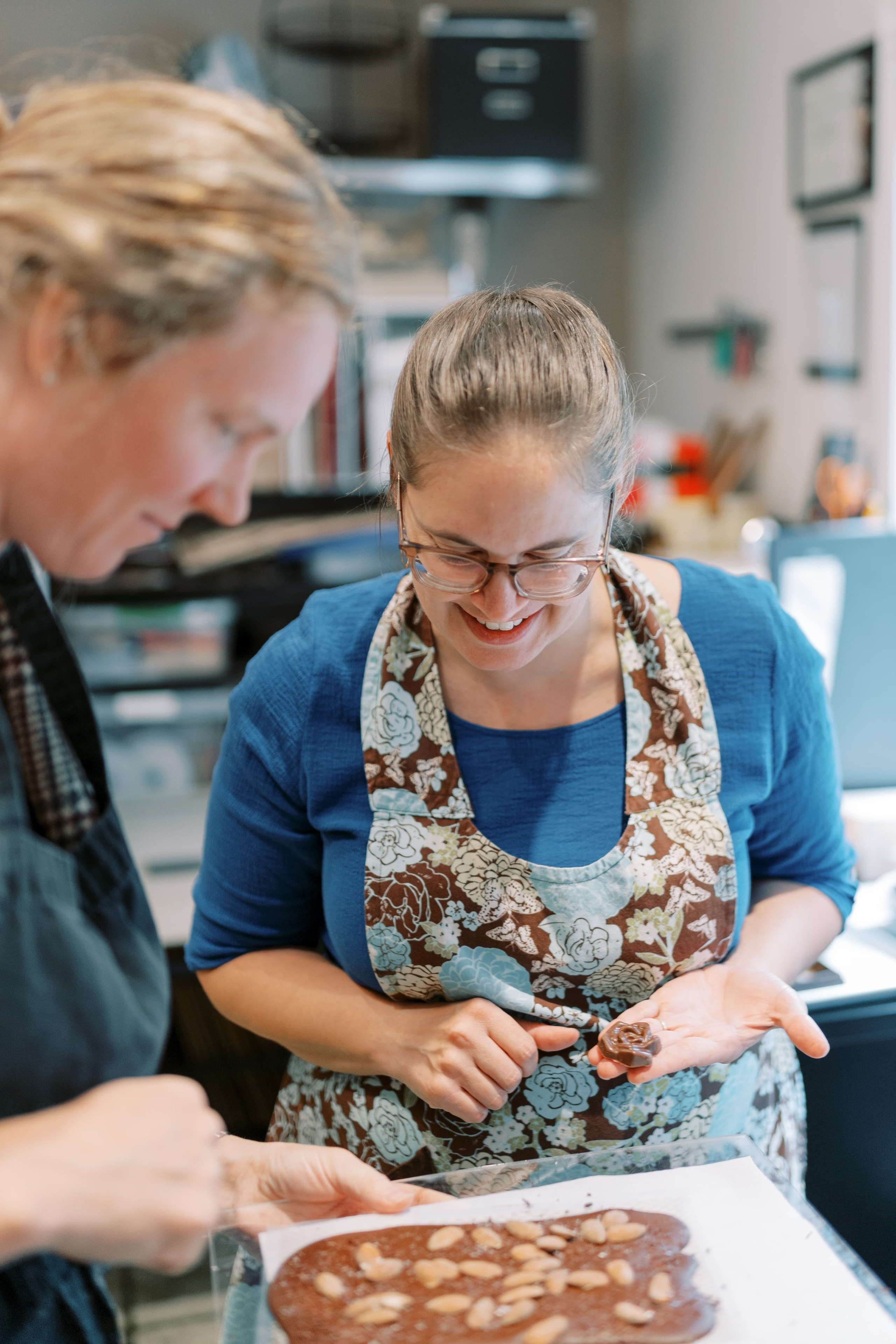Event: Chocolate-Making Workshop. EVAN ARISTOV WEDDING PHOTOGRAPHY — Seattle Wedding Photographer