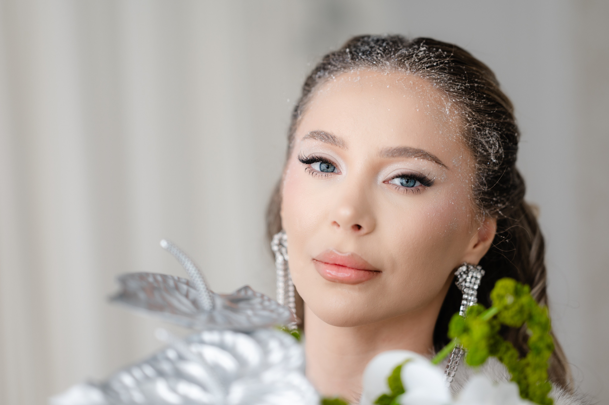 Bride with a concept silver Chrome. Alexandra Hanu Photographer