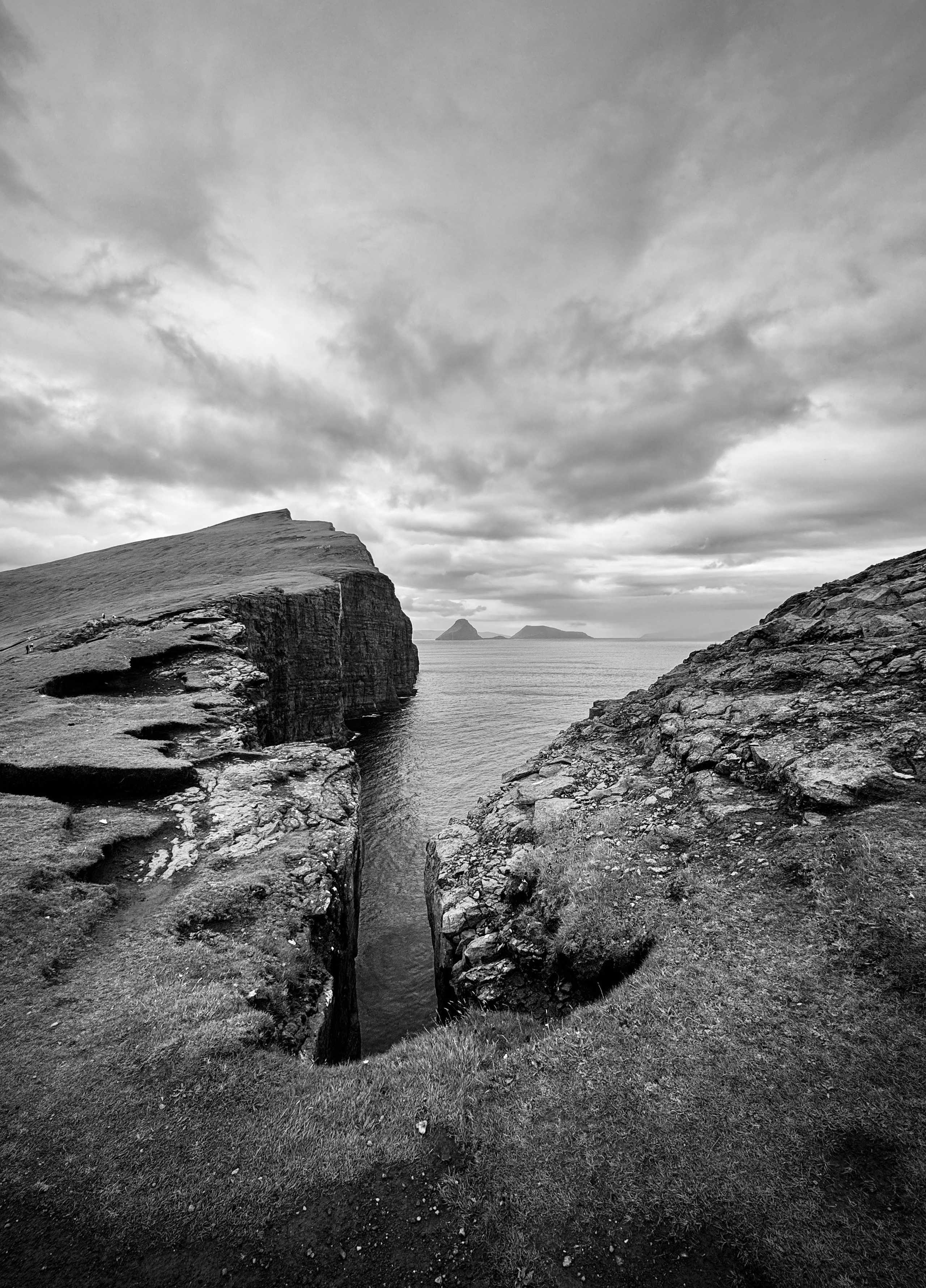 Between Sea and Stone