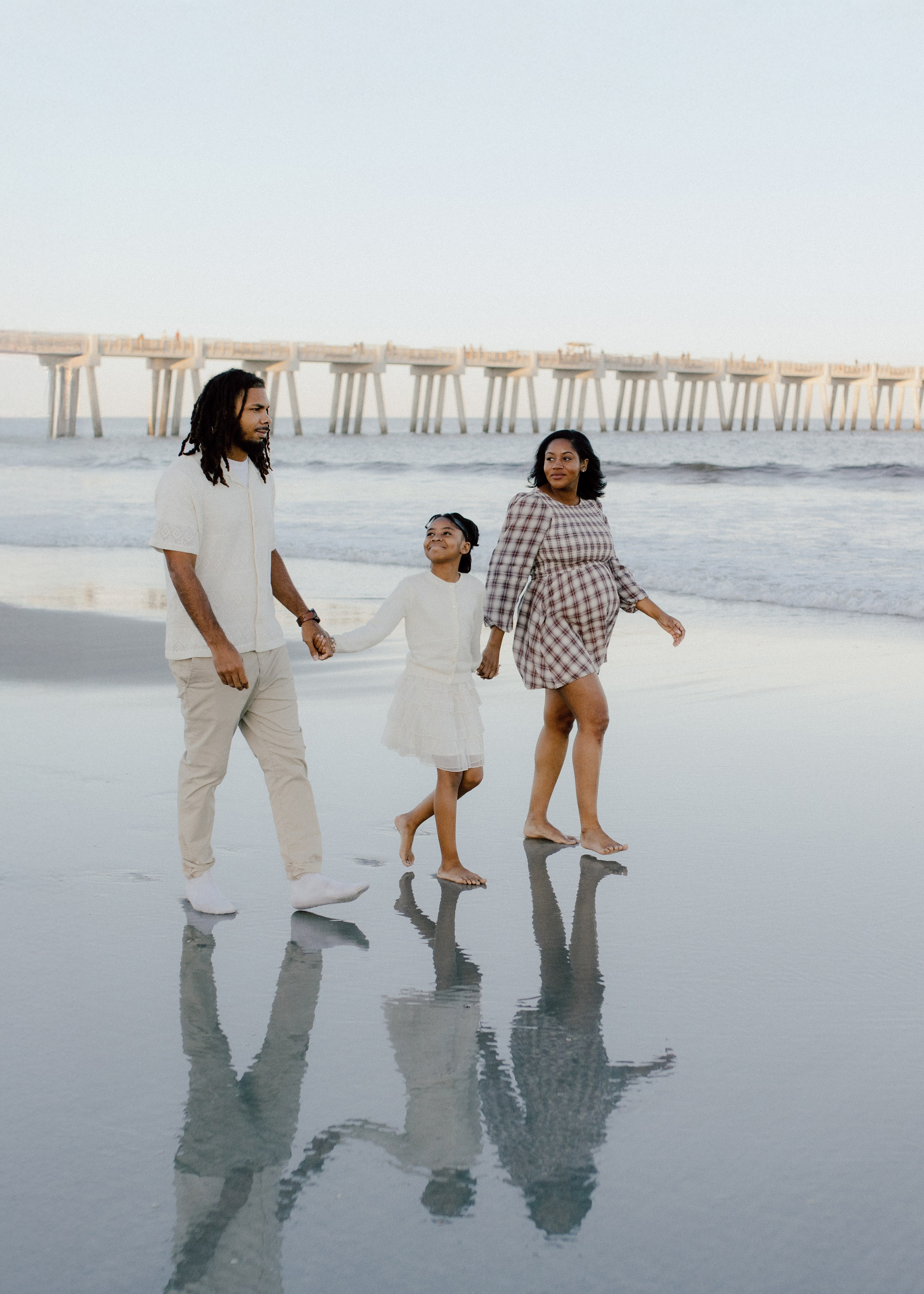 Christy’s Maternity at Jacksonville Beach. Portrait and couples photographer in Florida, Valeriia Honcharova