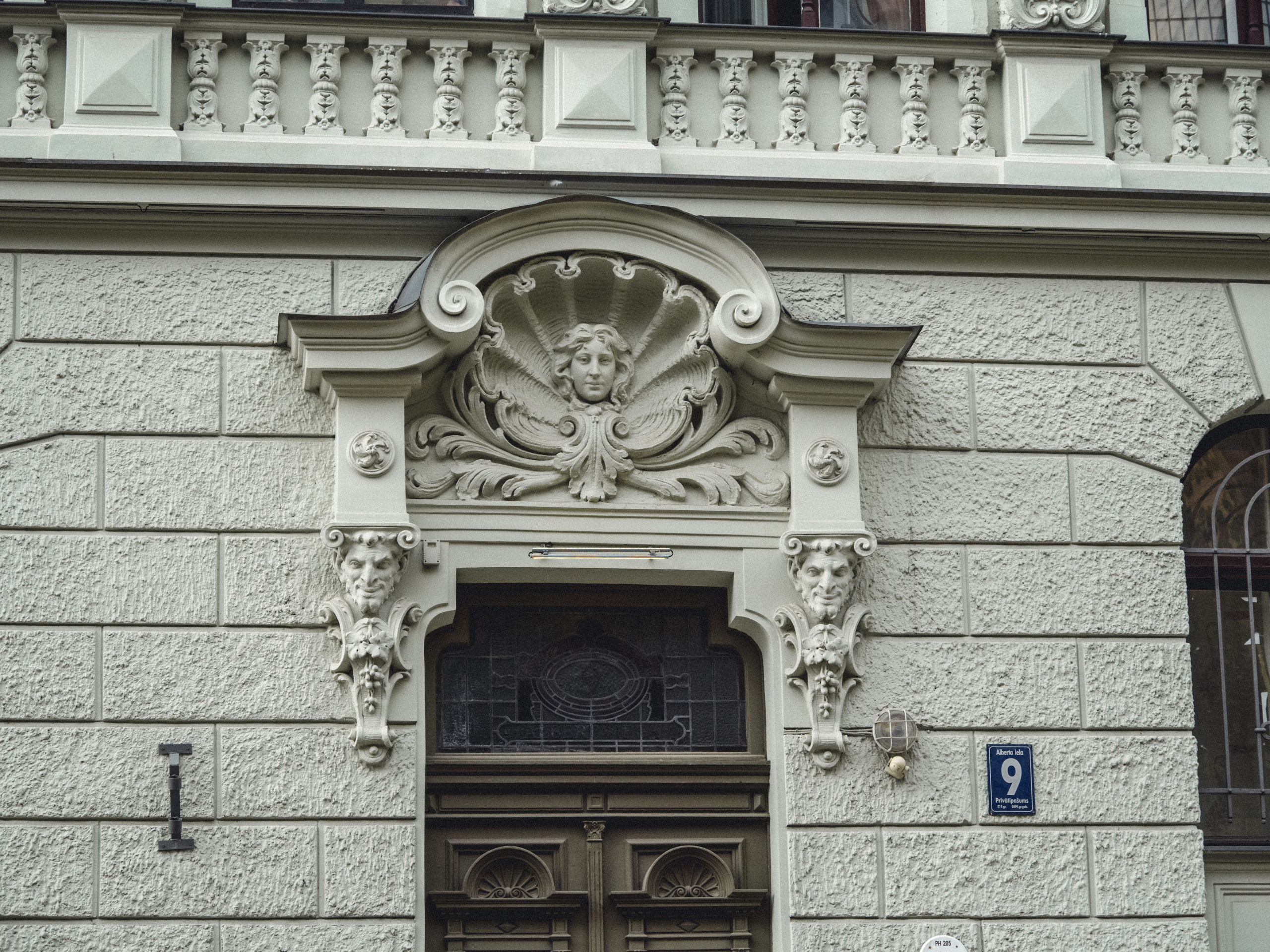 Voyage à Riga. Photographe sur Cote d’Azur. Portraits de familles, couples, enfants, événements