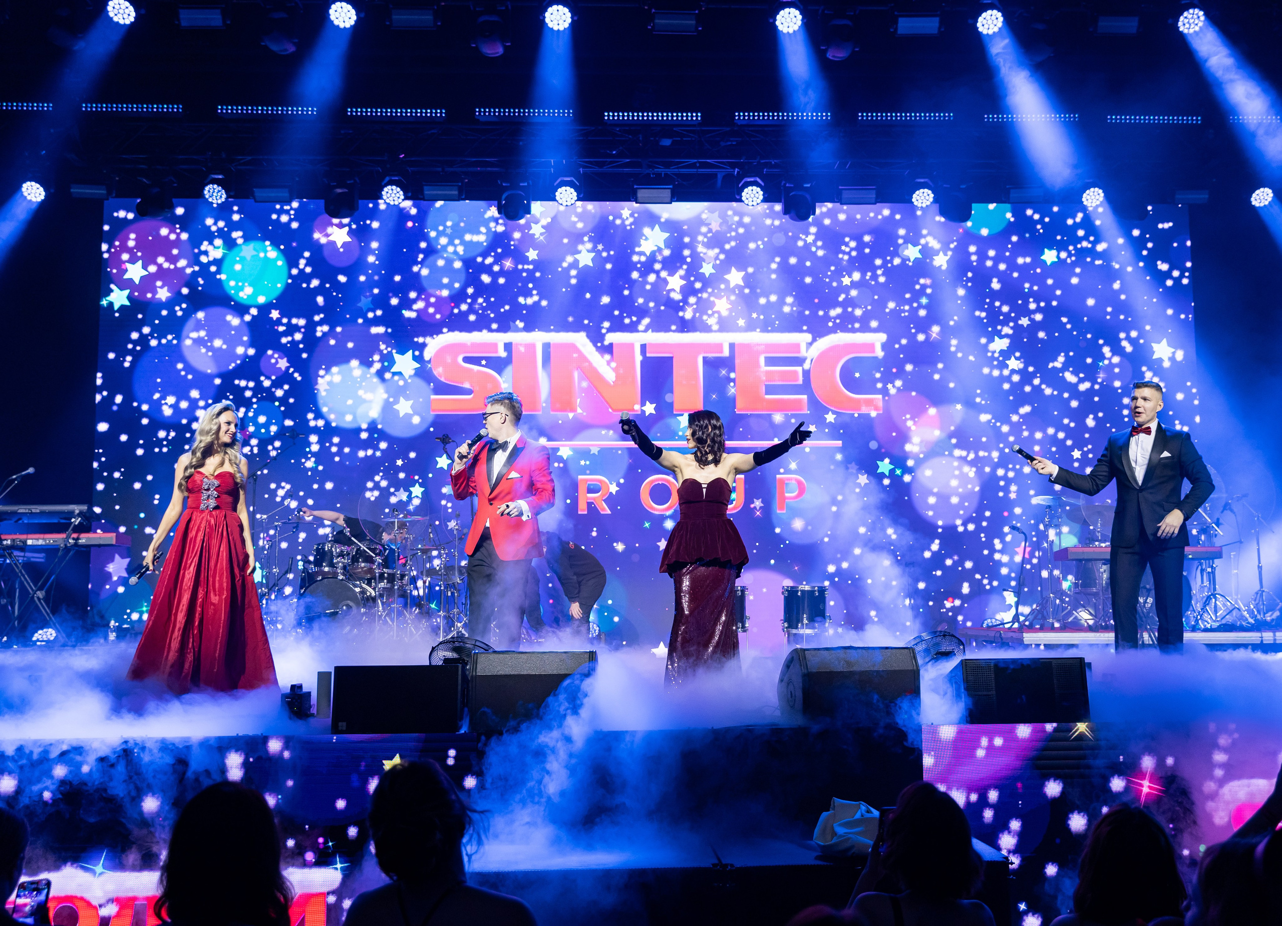 Новогодний корпоратив SINTEC Group. Ведущая Москва Лена Чайка