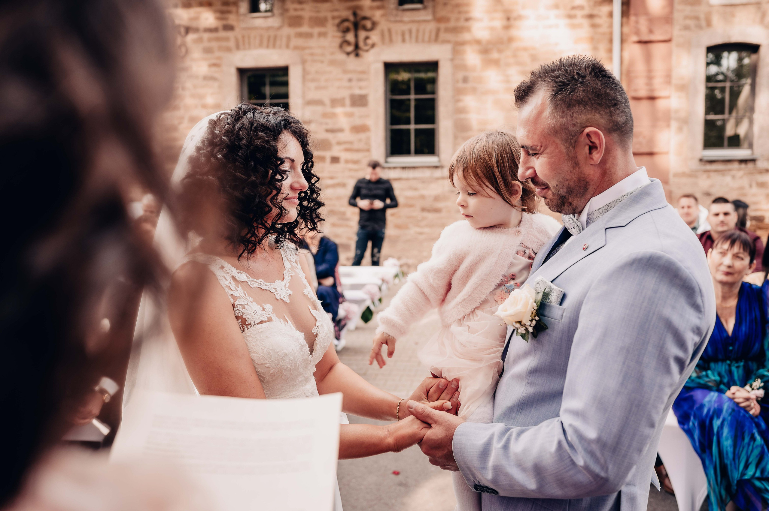 Freie Trauung in Würzburg – Marius & Carmen. Authentische, emotionale, zeitlose Hochzeitsfotografie aus Albstadt