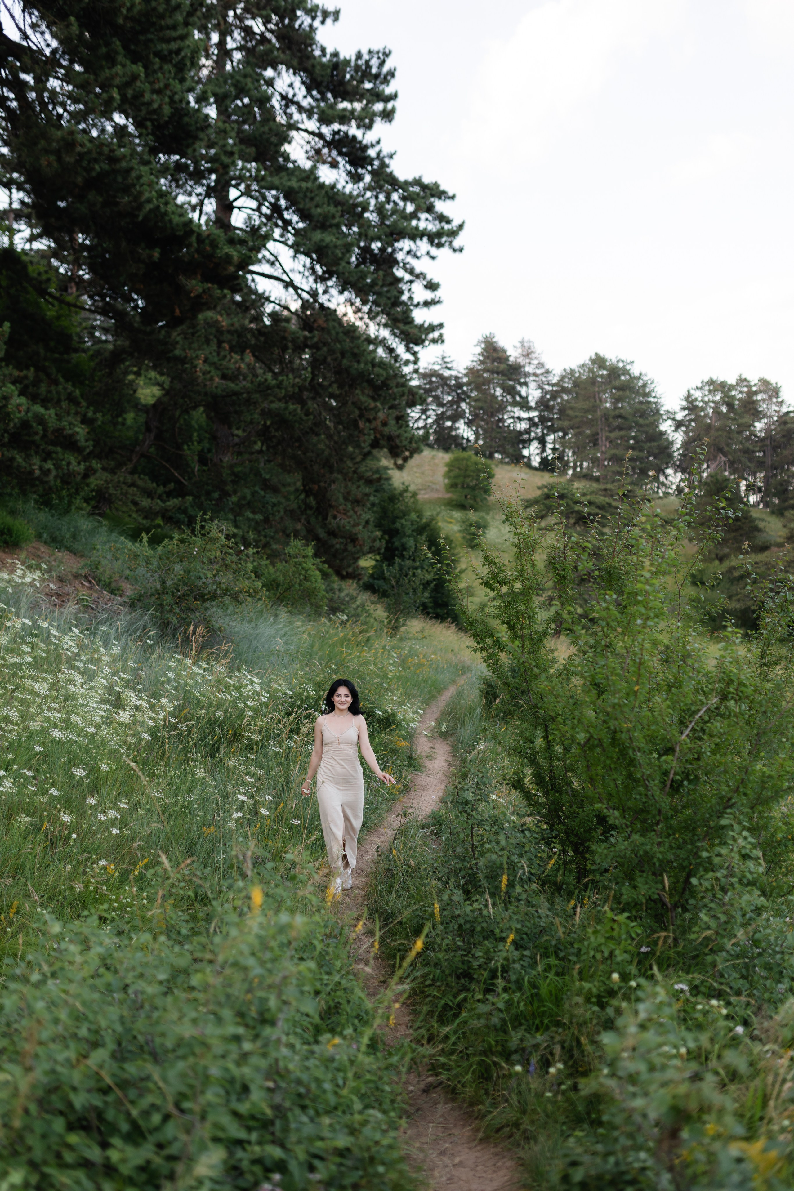 Laura — Portrait. Main