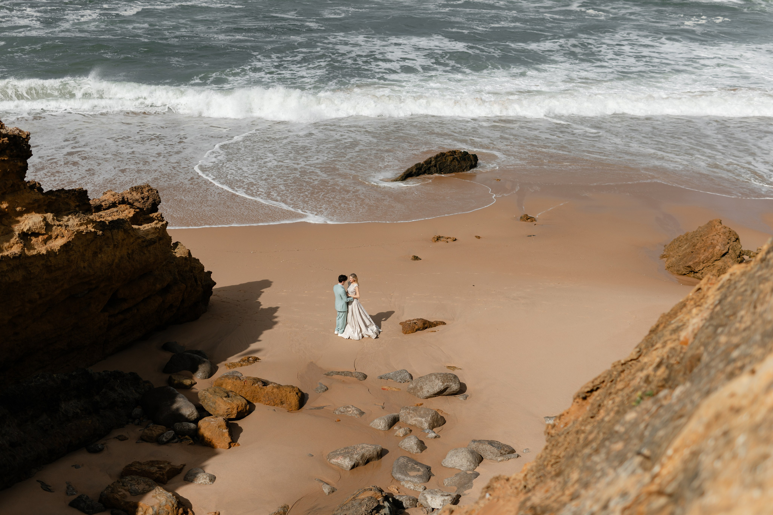 Vivien & Razvan. Main