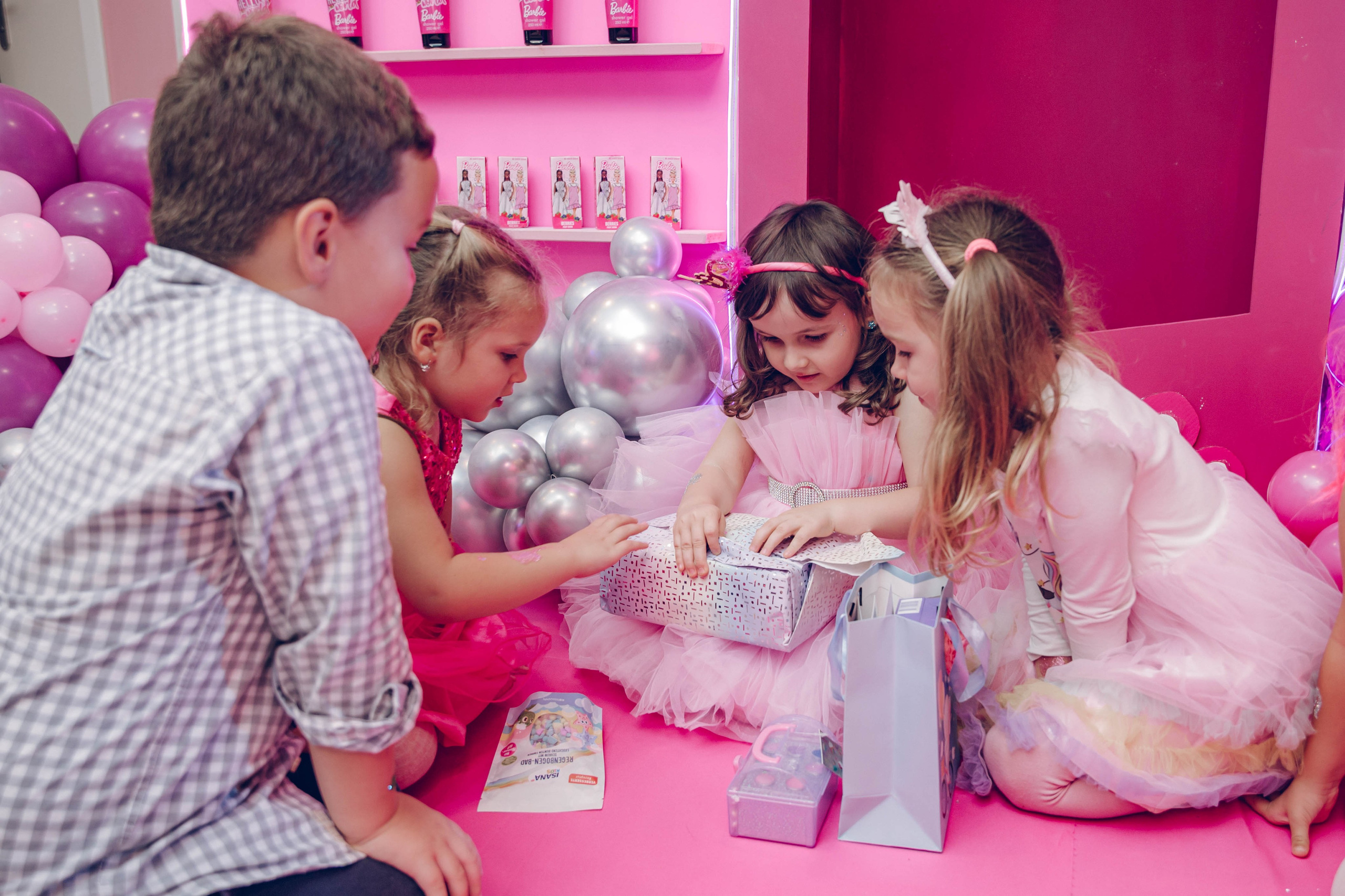 Geburtstag Party. Portrait family photographer in Berlin Elena Zakh