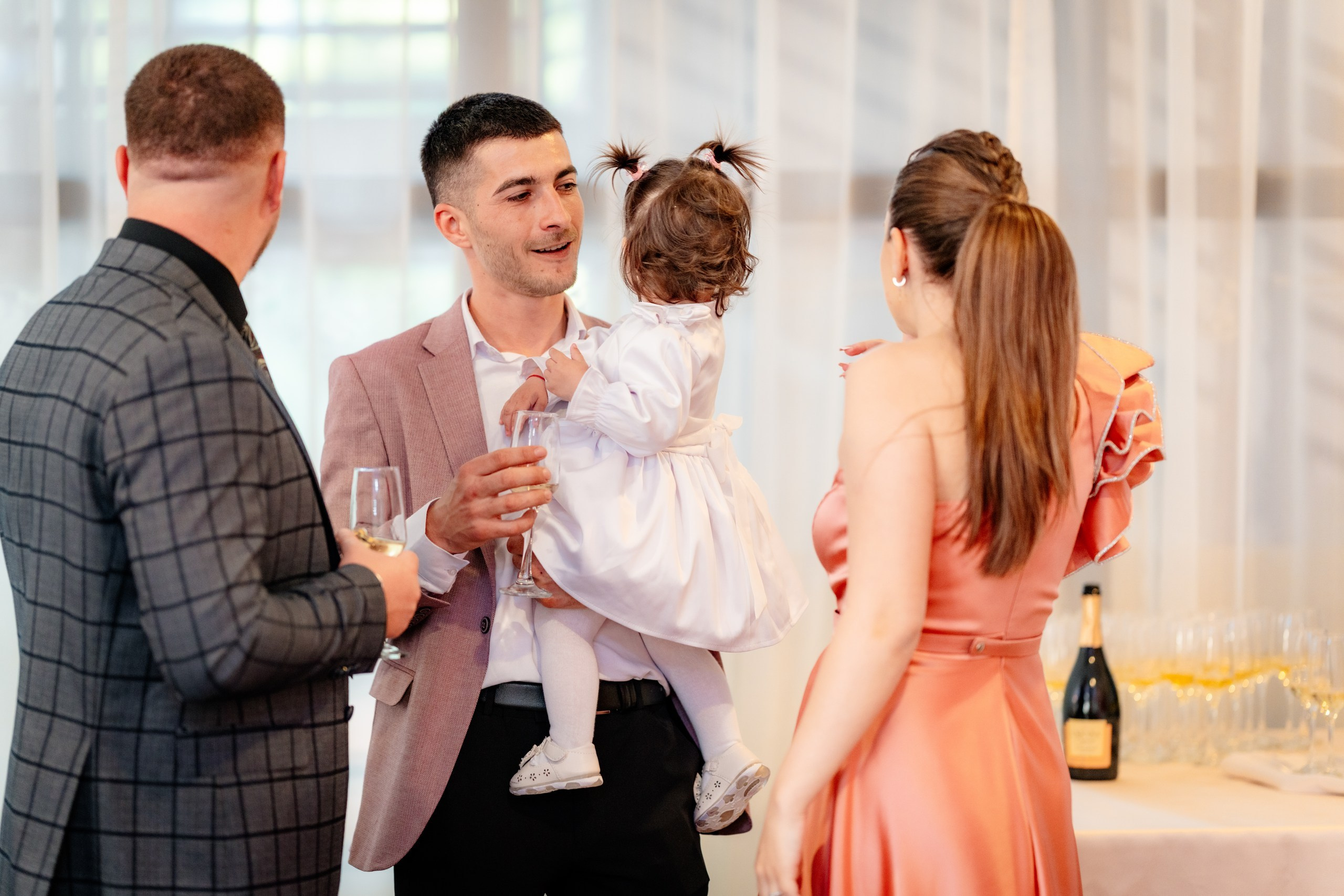 fotograf botez Miruna Parascheva, fotografie botez Botoșani, fotograf Alin Chirilă, amintiri botez, fotografii botez, botez Miruna Parascheva, fotograf copii, fotografie botez în Botoșani-alt="botez Miruna Parascheva, fotografie botez Alin Chirilă, amintiri botez, fotografii emoționante botez Botoșani"-- fotografii-botez-bebelus- amintiri-botez-micuț- moment-sfânt-crestinare- fotografie-emotionanta-botez- detalii-botez-bebelusi- parinti-fericiti-la-botez- fotograf-botez-profesionist- botez-in-biserica-ortodoxa- micuț-botezat-cu-emoție- zâmbete-și-lacrimi-la-botez- bebeluș-la-cristelniță- decor-botez-colorat- botez-cu-dragoste-și-credință- emotie-pura-la-botez- fotograf-botez-botosani- botez-iasi-suceava-fotograf- amintiri-nepretuite-botez