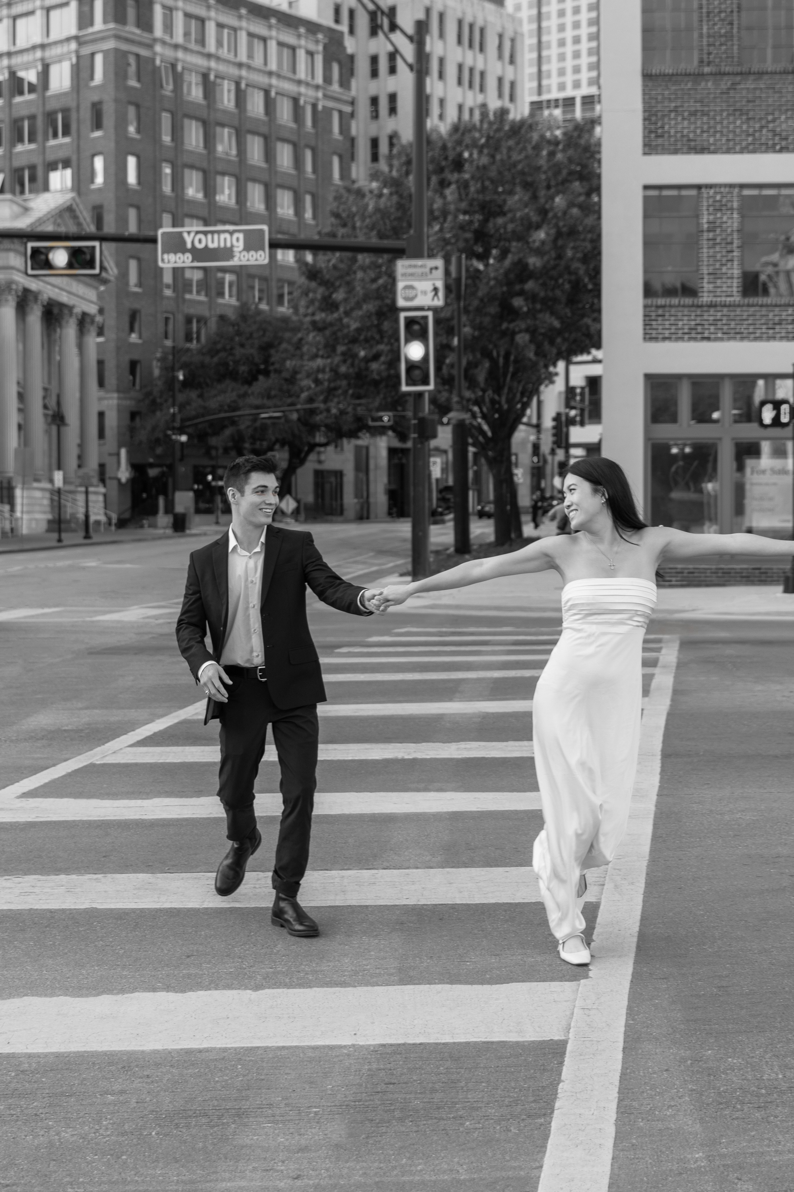 Kelly & Alex’s engagement photoshoot in Downtown Dallas