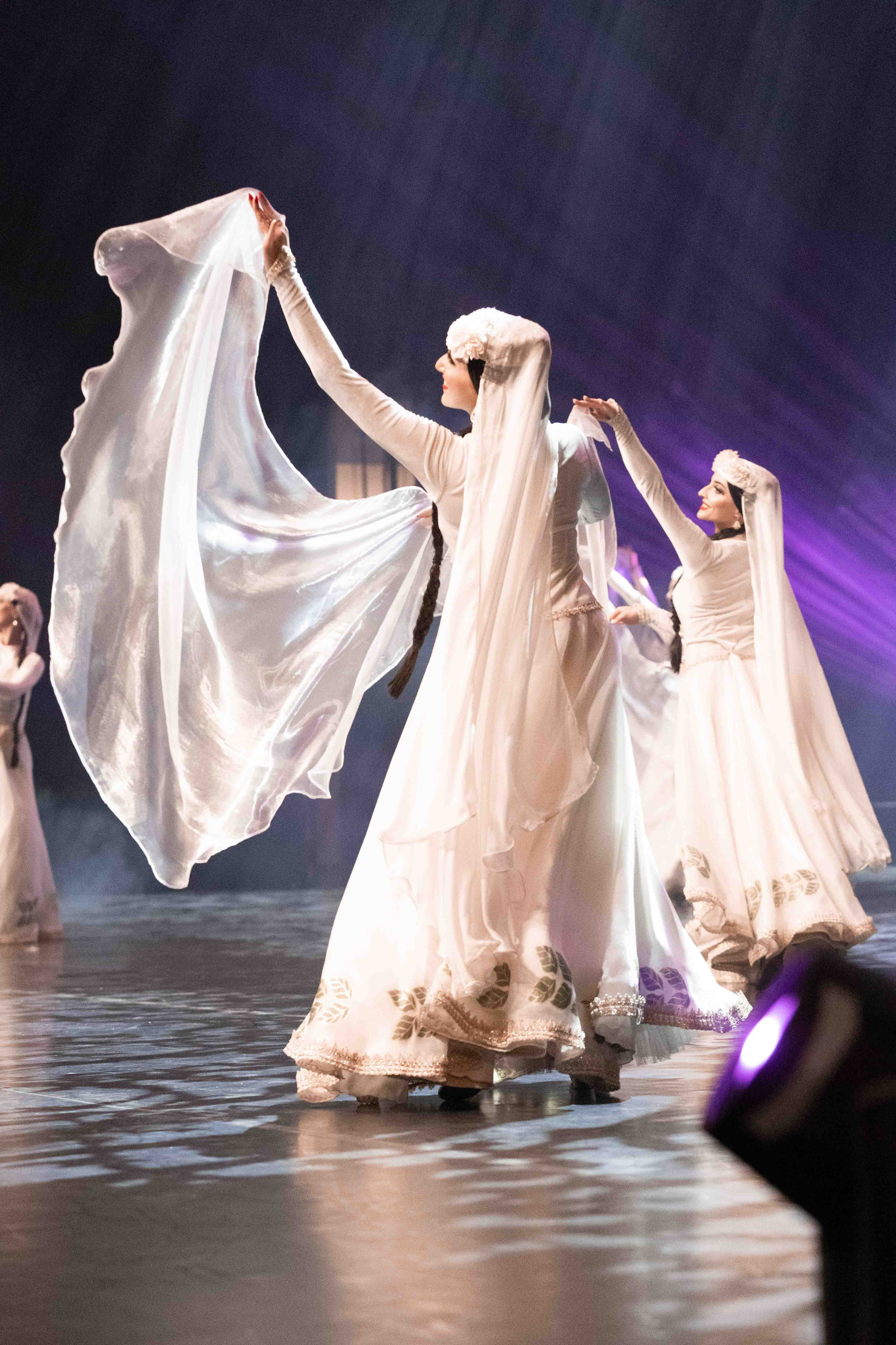 STATE DANCE ENSEMBLE. Wedding&Event photographer Ismail Rzayev in Baku