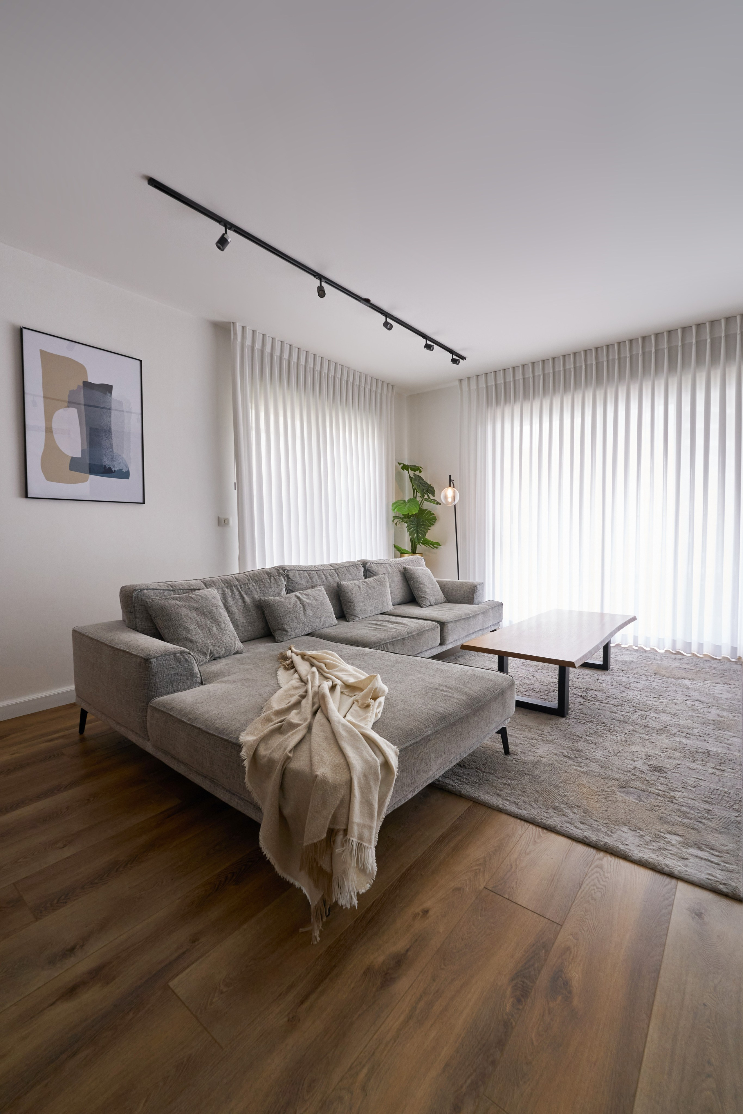 Interior. צלם אלכס ברט בישראל