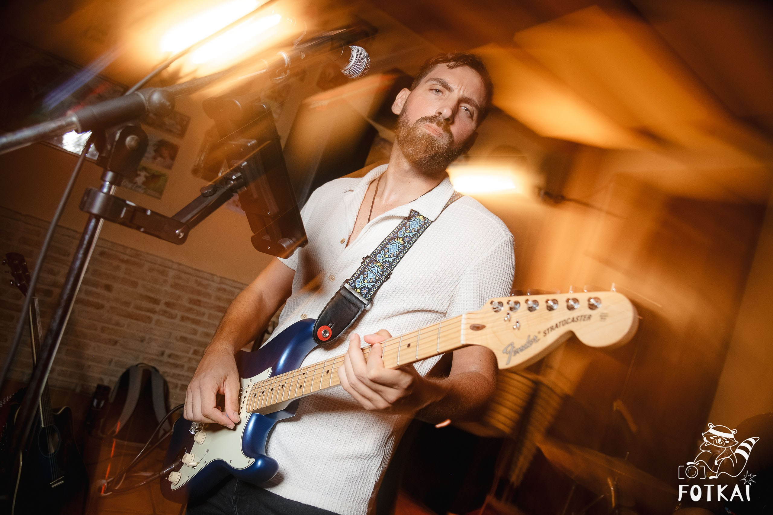 Stones of the Coast en Café Aljibe Rojales: Reportaje fotográfico 30.08.25 | FOTKAI