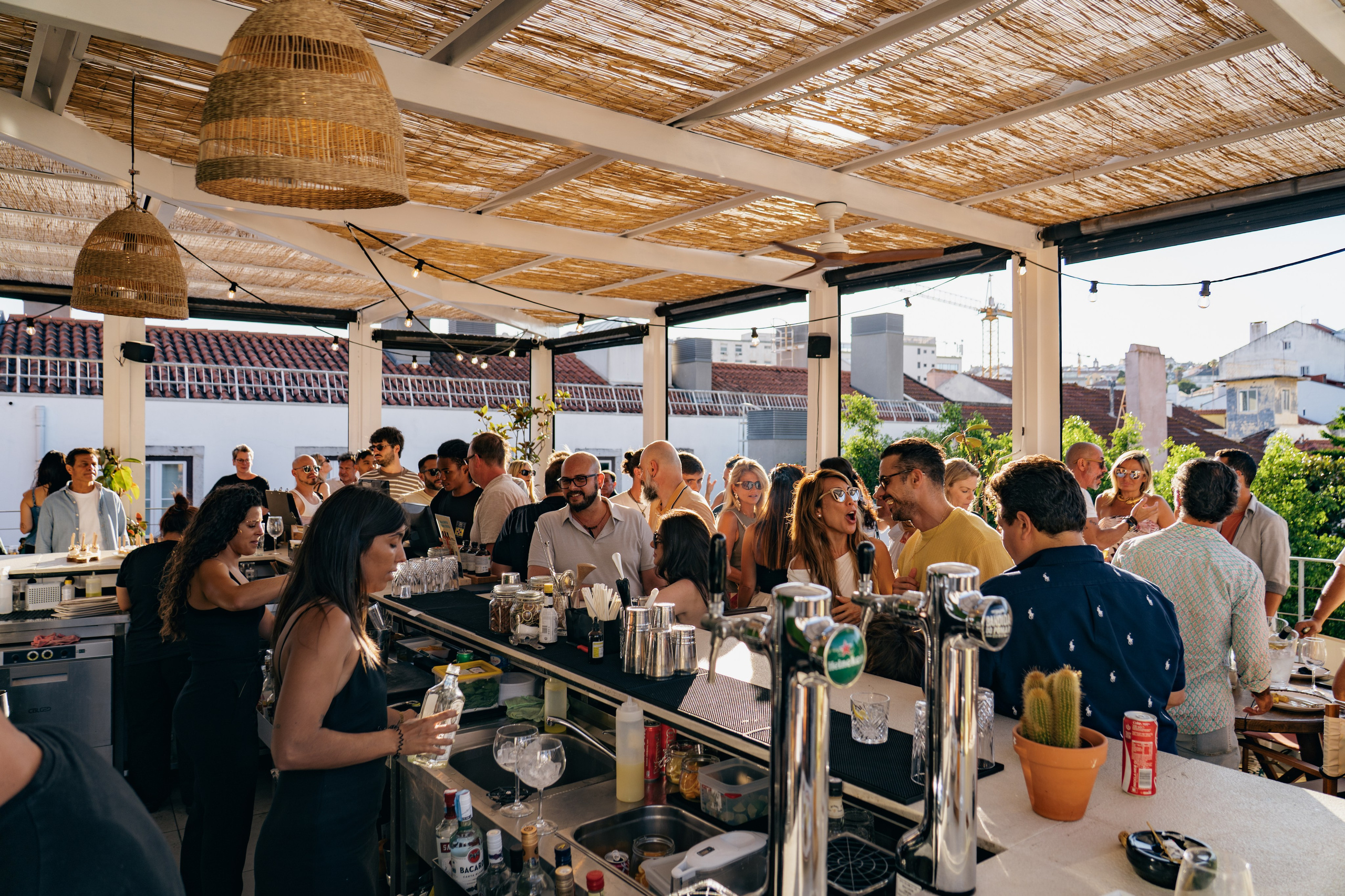 SELINA HOSTELS. REC21Films audiovisuals productions