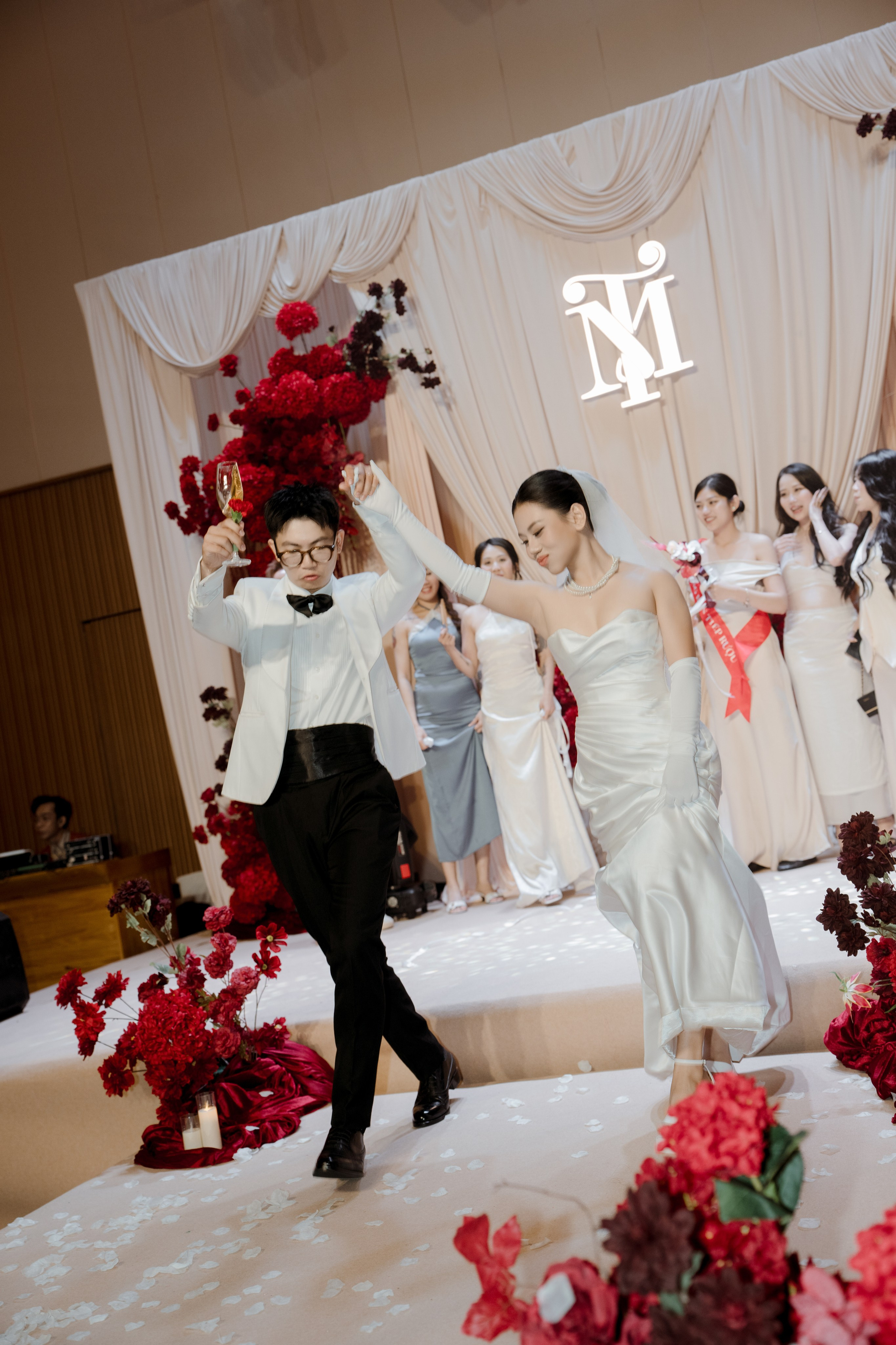 Man + Thu | Photojournalism. BenColor Studio