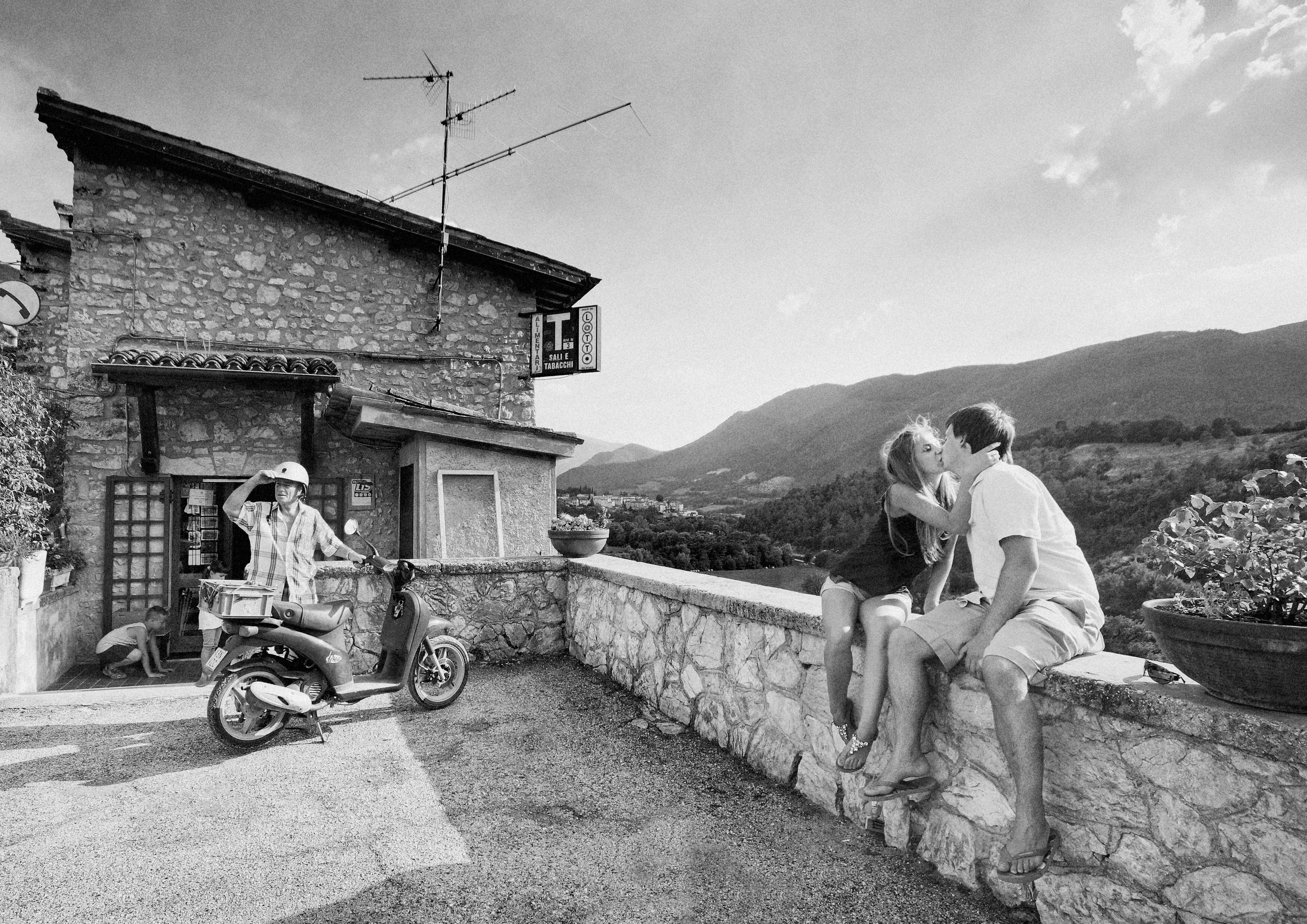 Historia de amor. Luxury wedding, portrait, family photographer over Europe