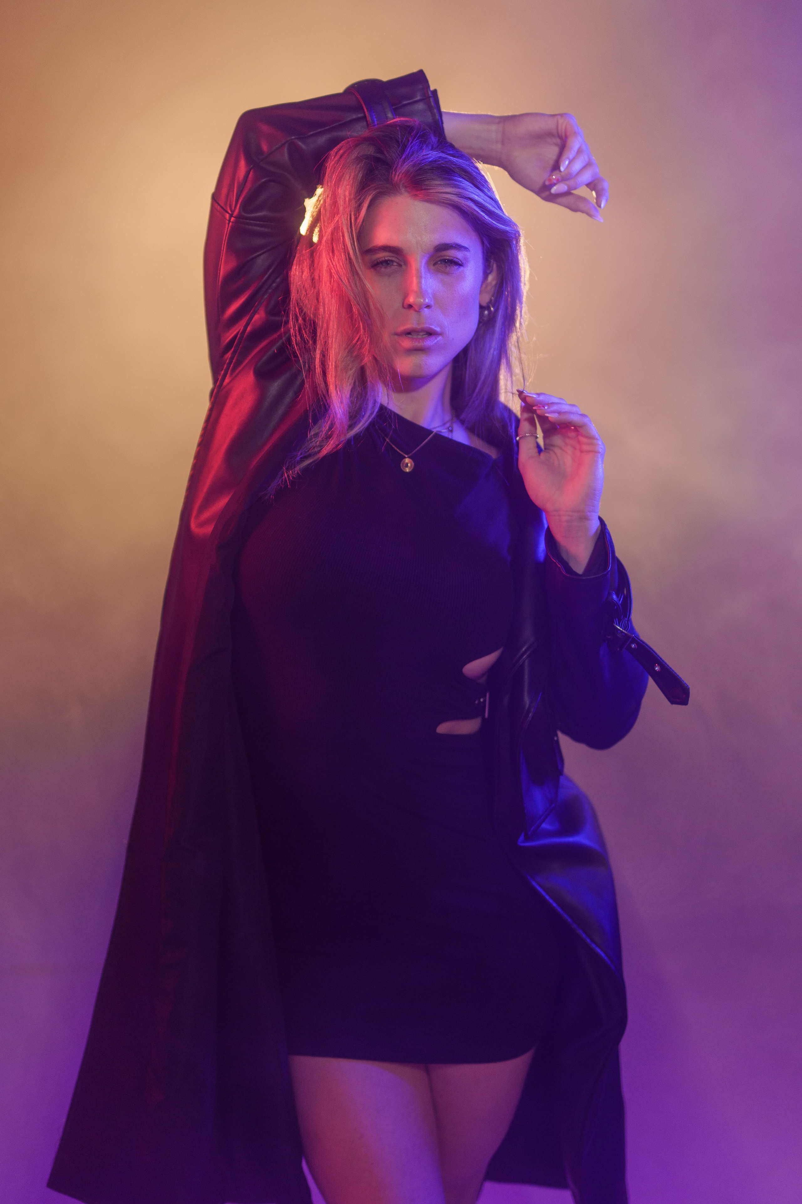 „Kölsch&Shoot“ in Cologne w/ Lisa (Set #5). URBANSTREETFILES.ART