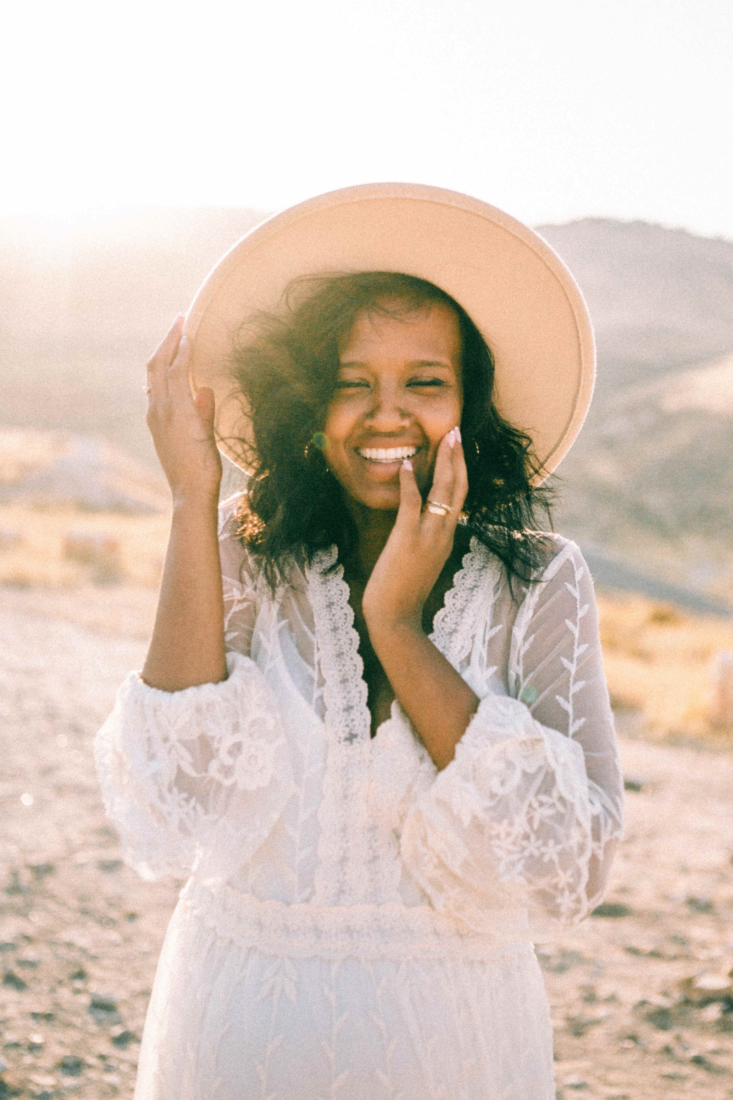 PHOTO SESSION IN THE DESERT NEAR MAALE ADUMIM. PHOTOGRAPHER IN ISRAEL