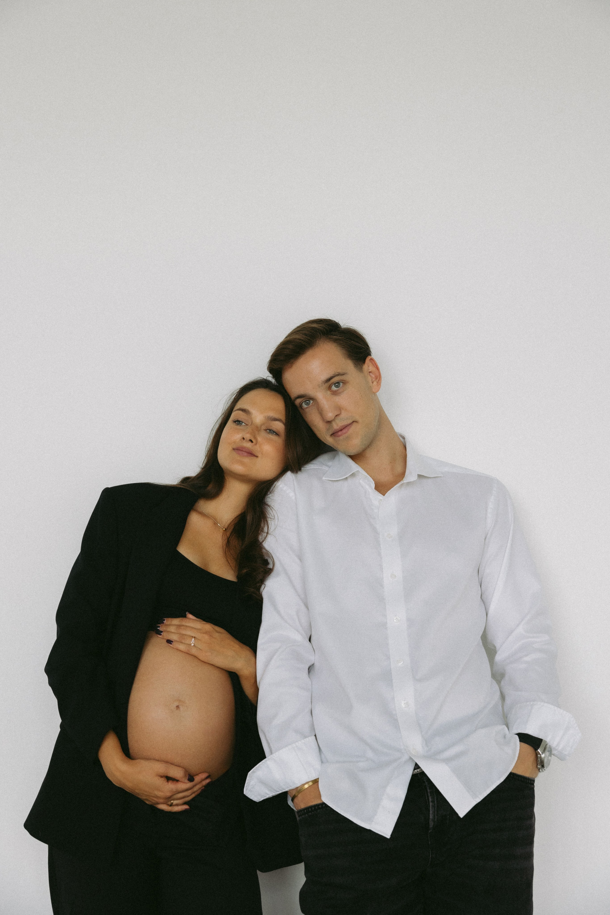 Ieva ir Žilvinas | Moderni laukimo fotosesija studijoje. Vestuvių ir šeimų fotografė Lena Bondarenko / belove photo