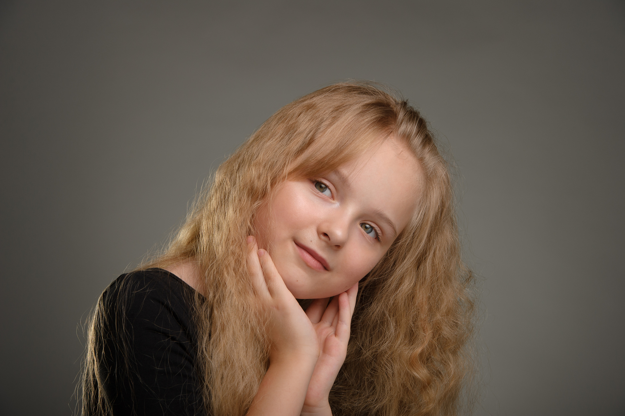 Студийный Портрет Яны. Семейный фотограф в Кишинёве THOMAS SHTIFT