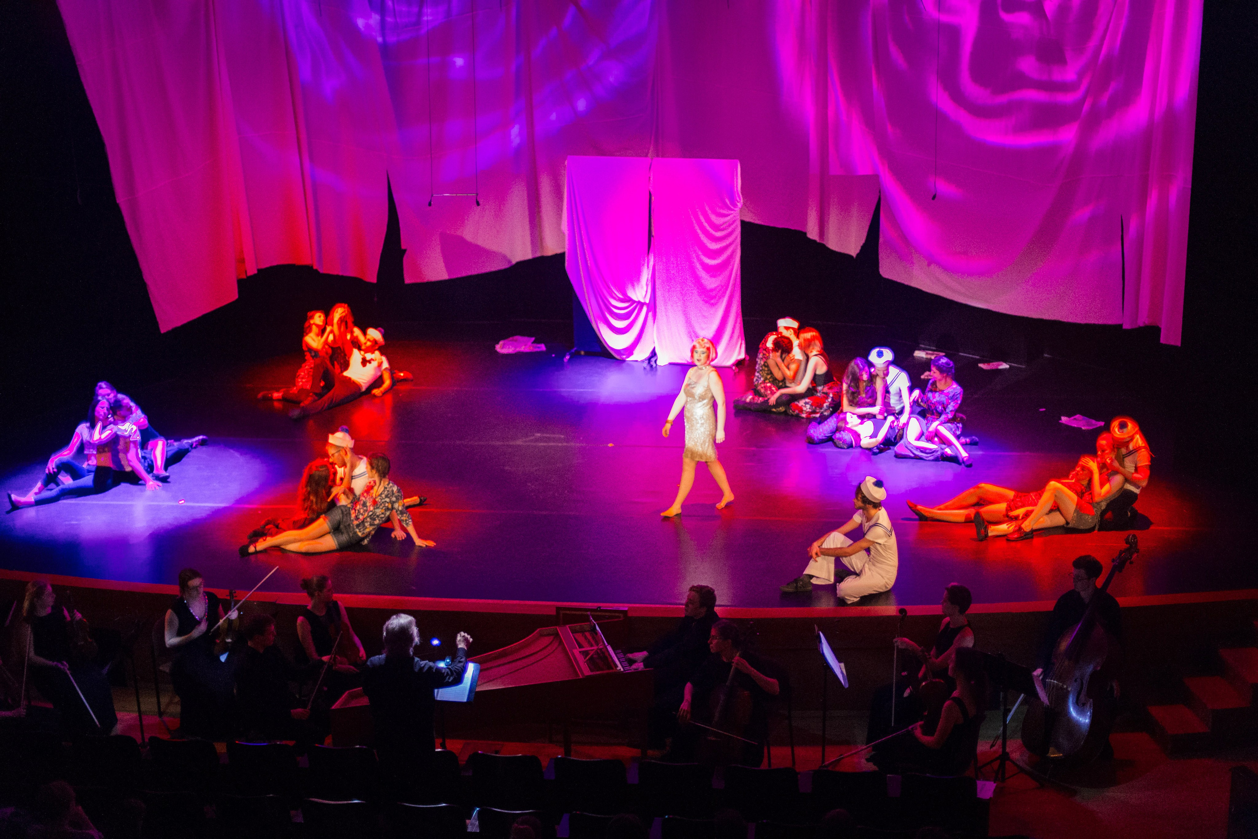 Opera. Fotograf Ślubny Warszawa - Sesje Biznesowe Rodzinne Eventy