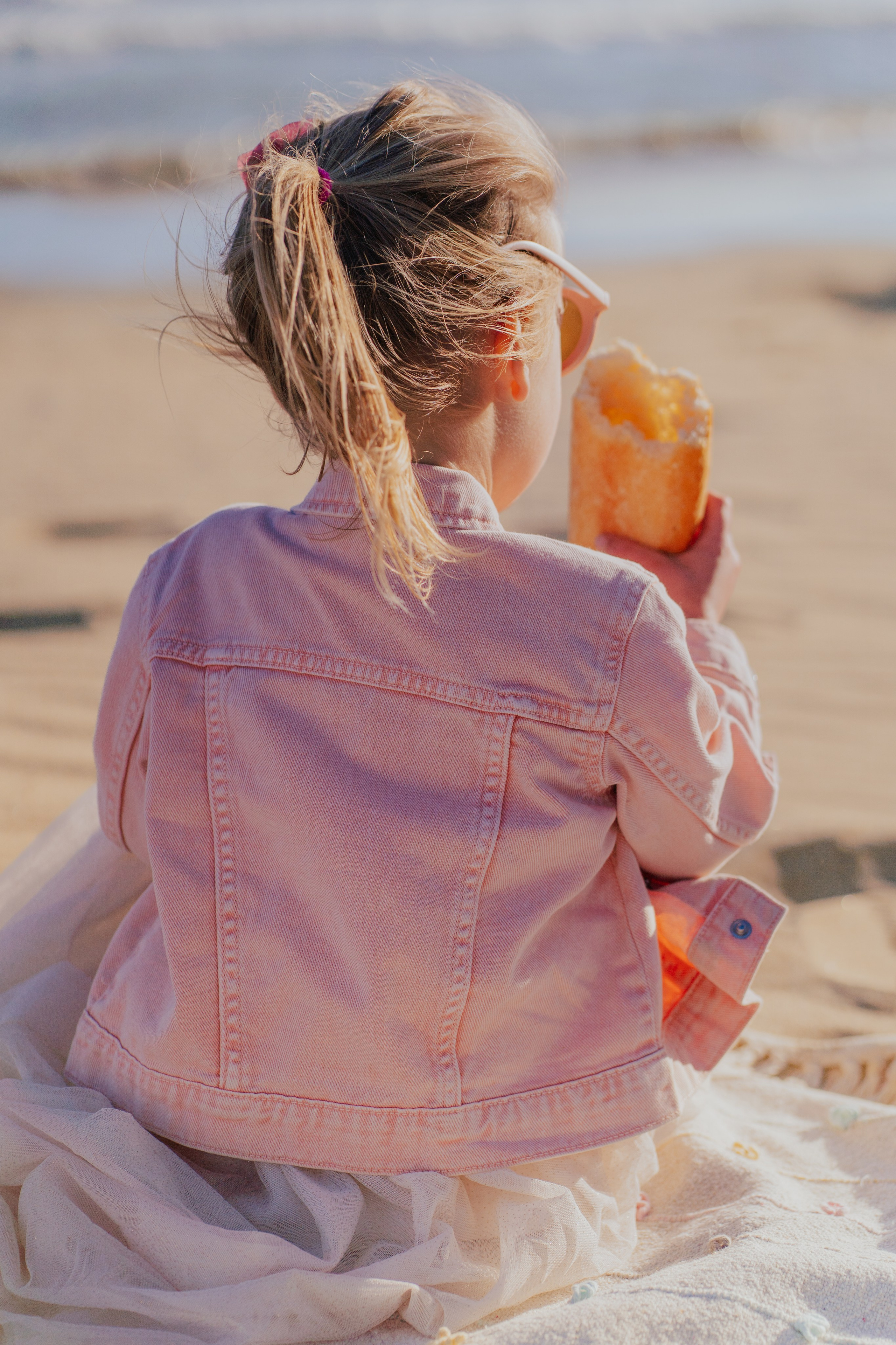 Family Barcelona on the sea. DiaFoto — Wow Photographer in Barcelona | Premium Barcelona Photoshoot Experience
