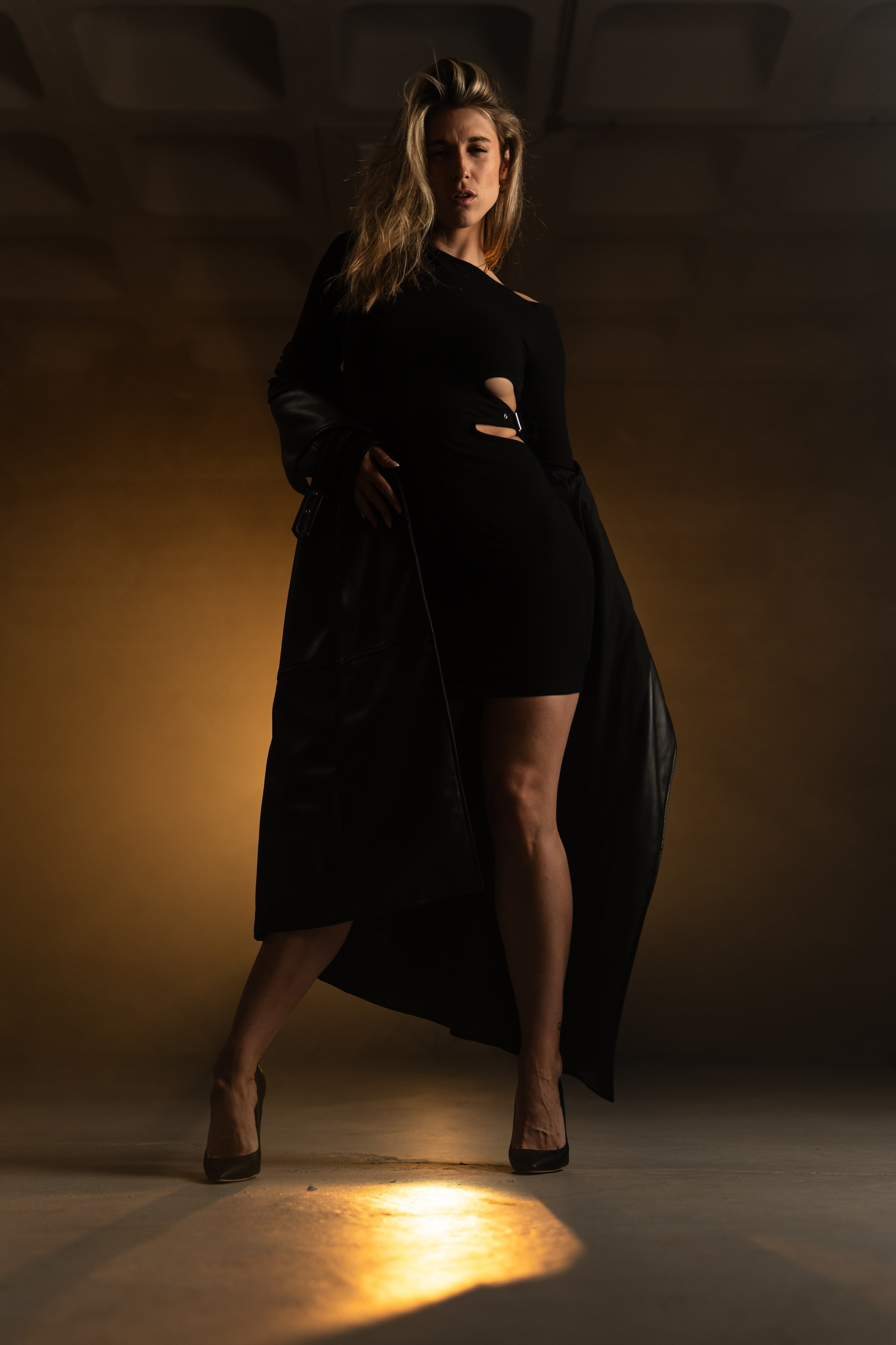 „Kölsch&Shoot“ in Cologne w/ Lisa (Set #4). URBANSTREETFILES.ART