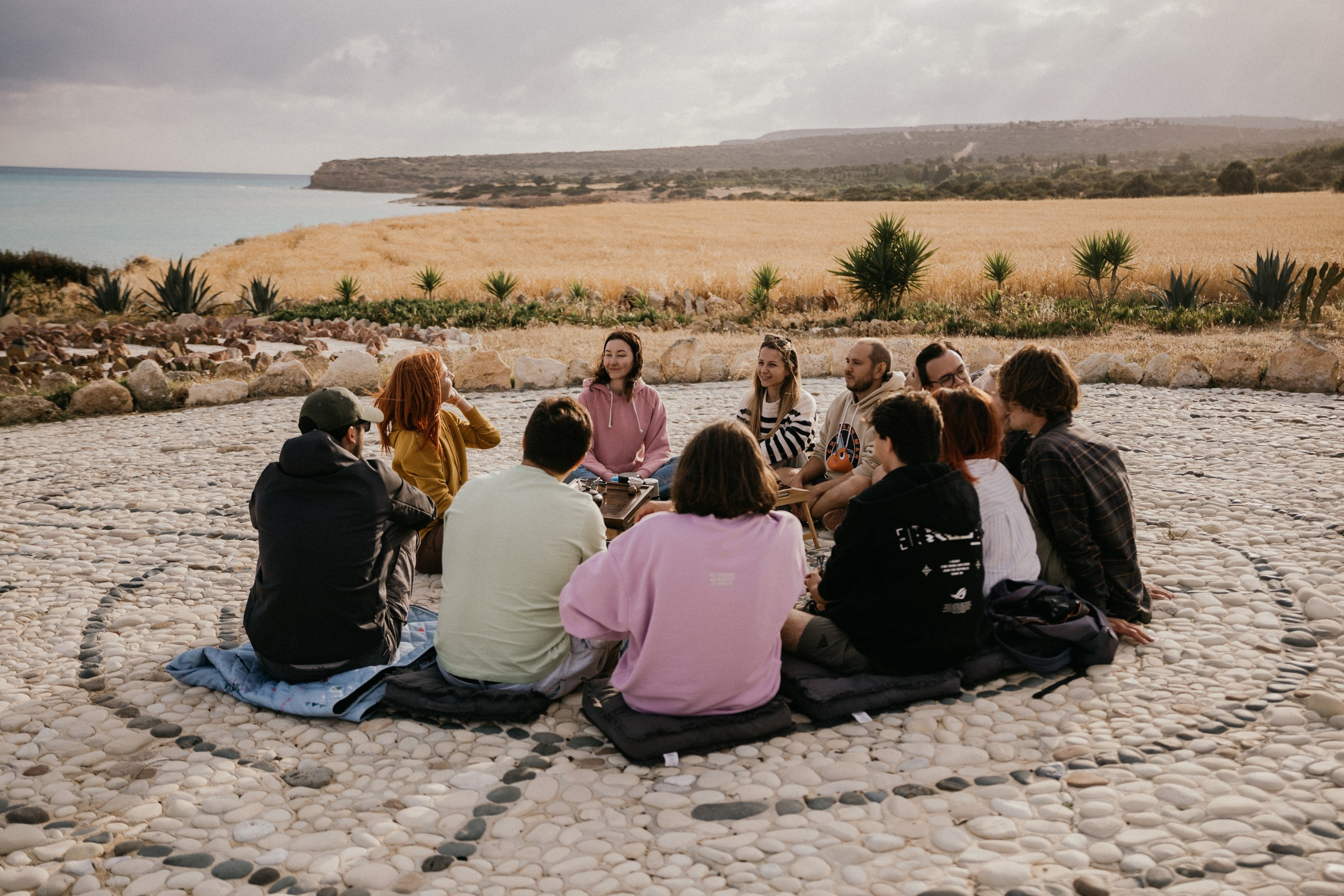 Tea time (Muntyan’s Labyrinth, Cyprus). Photographer in Barcelona capturing unique stories | Kate Chumak