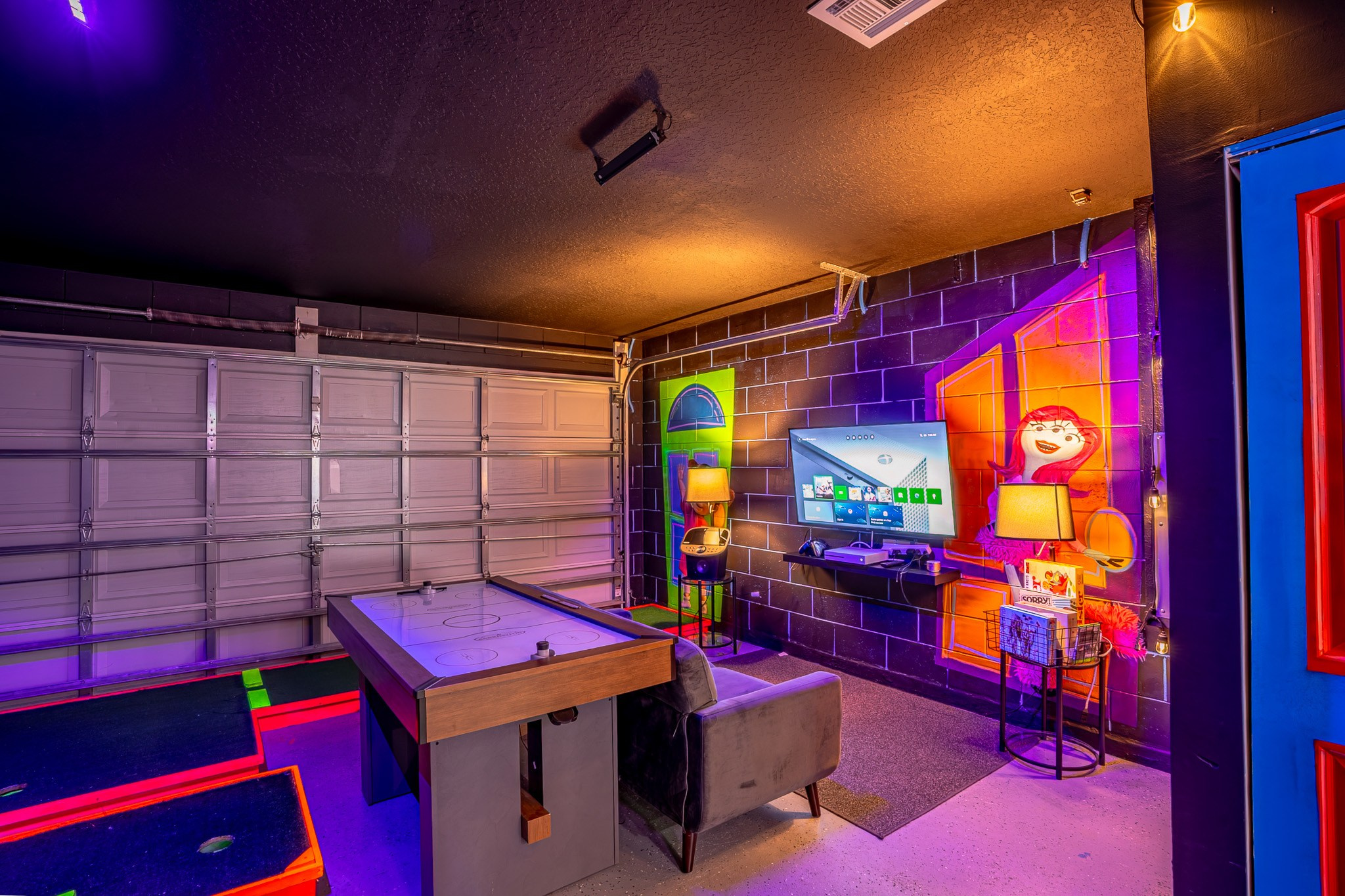 Airbnb: Real Estate 03. Welcome to my video and photo world!