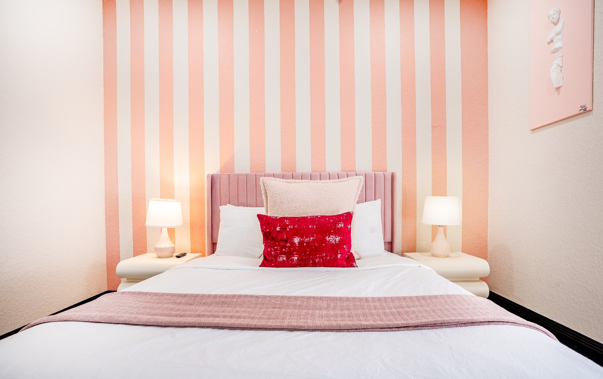 Airbnb: Real Estate 03. Welcome to my video and photo world!